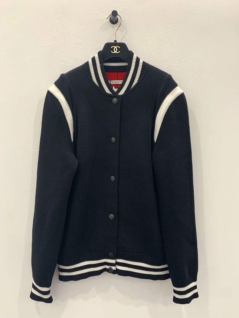 Givenchy Givenchy Black and White Embroidered Letter Logo Wool Base Size US S / EU 44-46 / 1 - 3 Thumbnail