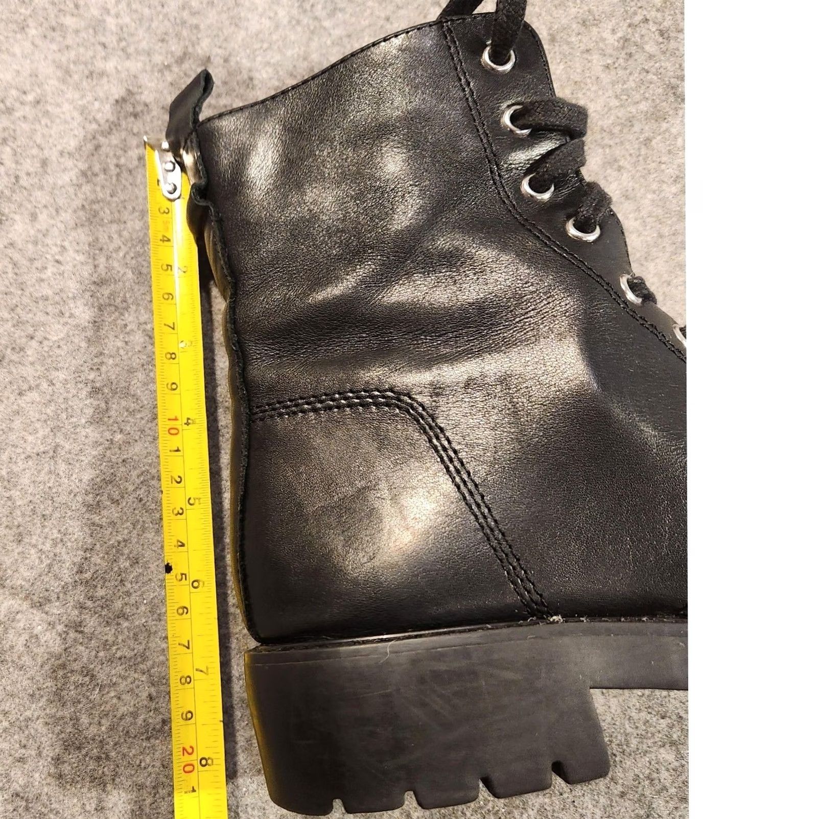 Steve Madden Steve Madden Grid Boots Womens 8 Black Ankle Combat Leather Lug Sole Lace-Up Zip Distressed Round Toe Casual Size US 8 / IT 38 - 5 Thumbnail