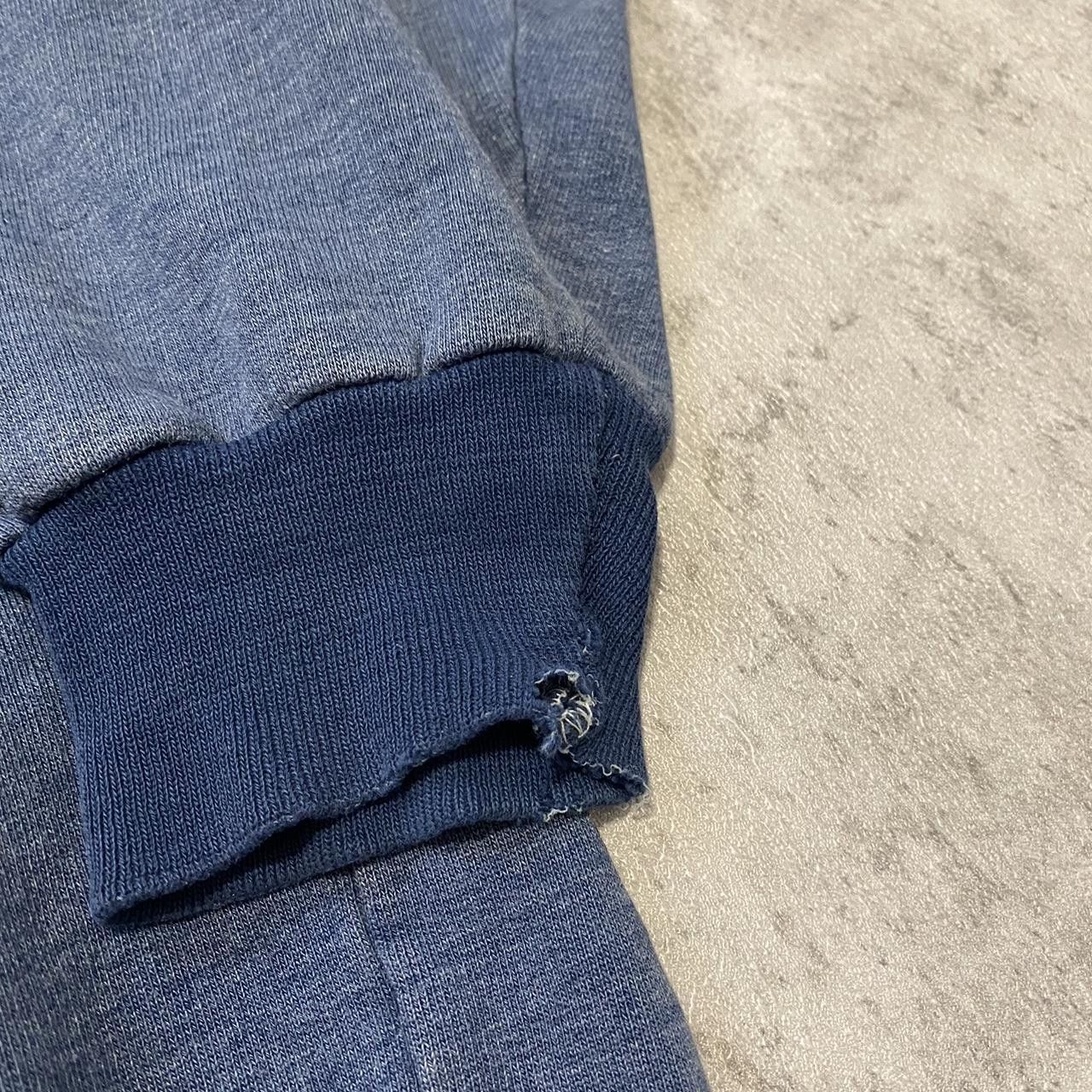 Champion Navy blue hoodie with a relaxed fit hoodie Vintage Size US M / EU 48-50 / 2 - 5 Thumbnail