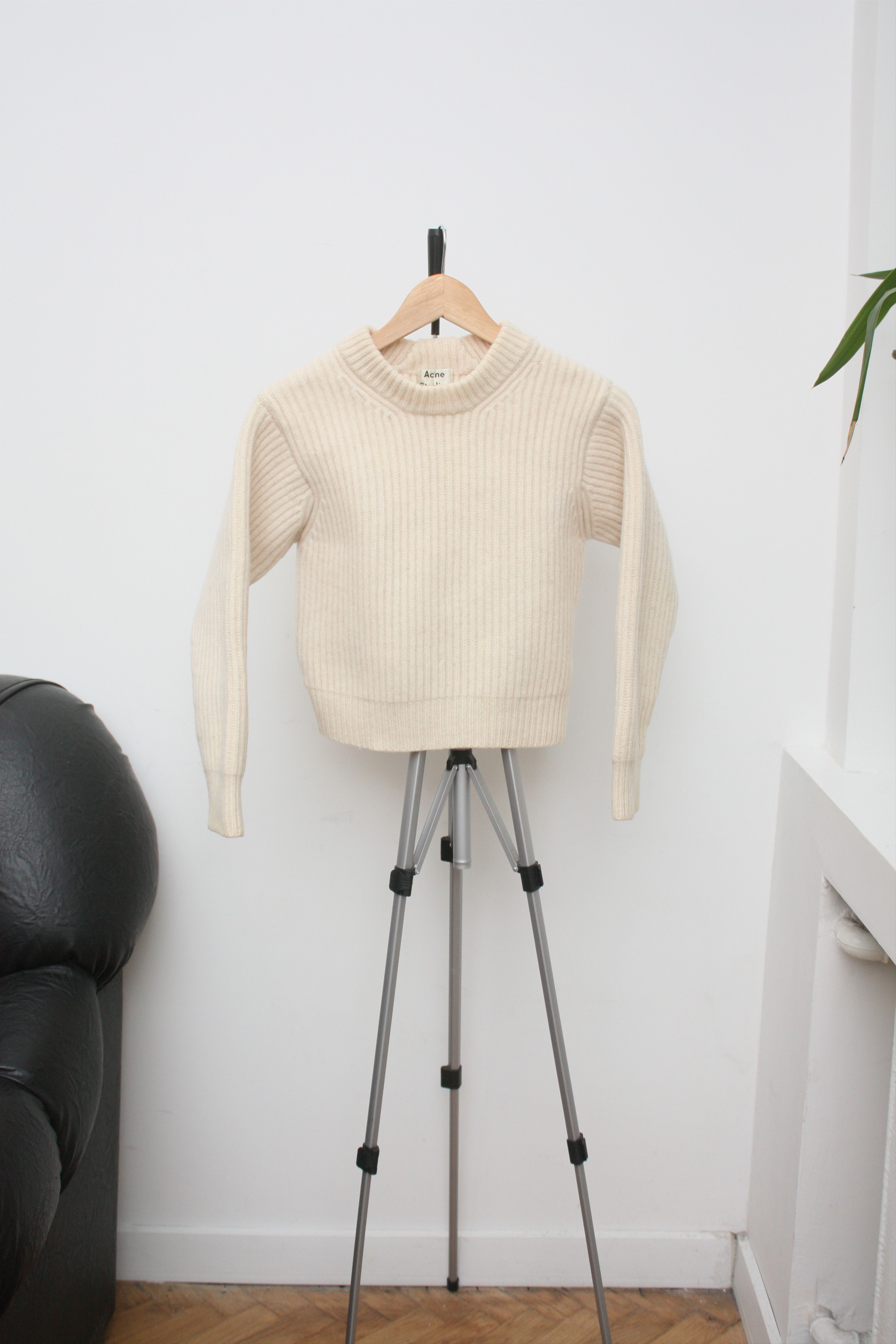 Acne Studios Acne Studios Cream Wool Knitted Sweater Women's XXS Size XXS / US 00 / IT 34 - 2 Thumbnail