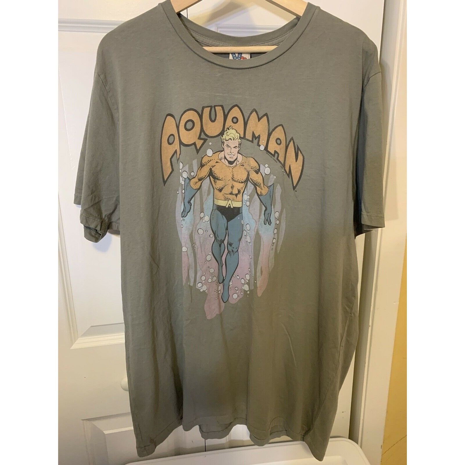 Junk Food Aquaman T-Shirt Justice League Men’s Sz 2XL Big Logo Junk Fo Size US XXL / EU 58 / 5 - 5 Thumbnail