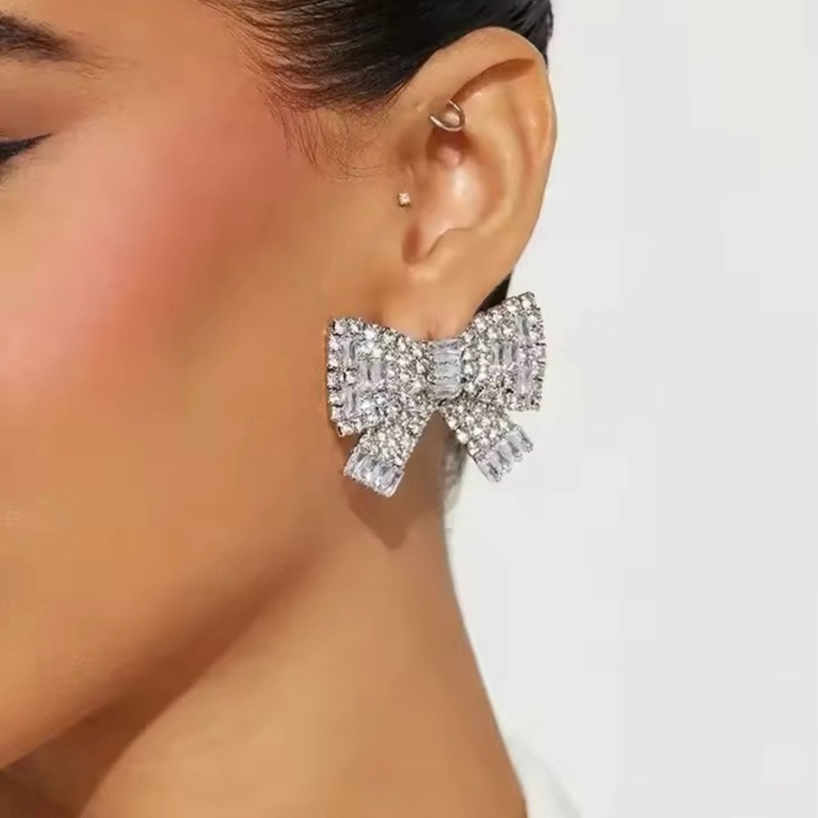 Other Gorgeous Large Bow Rhinestone Earrings Size ONE SIZE - 1 Thumbnail
