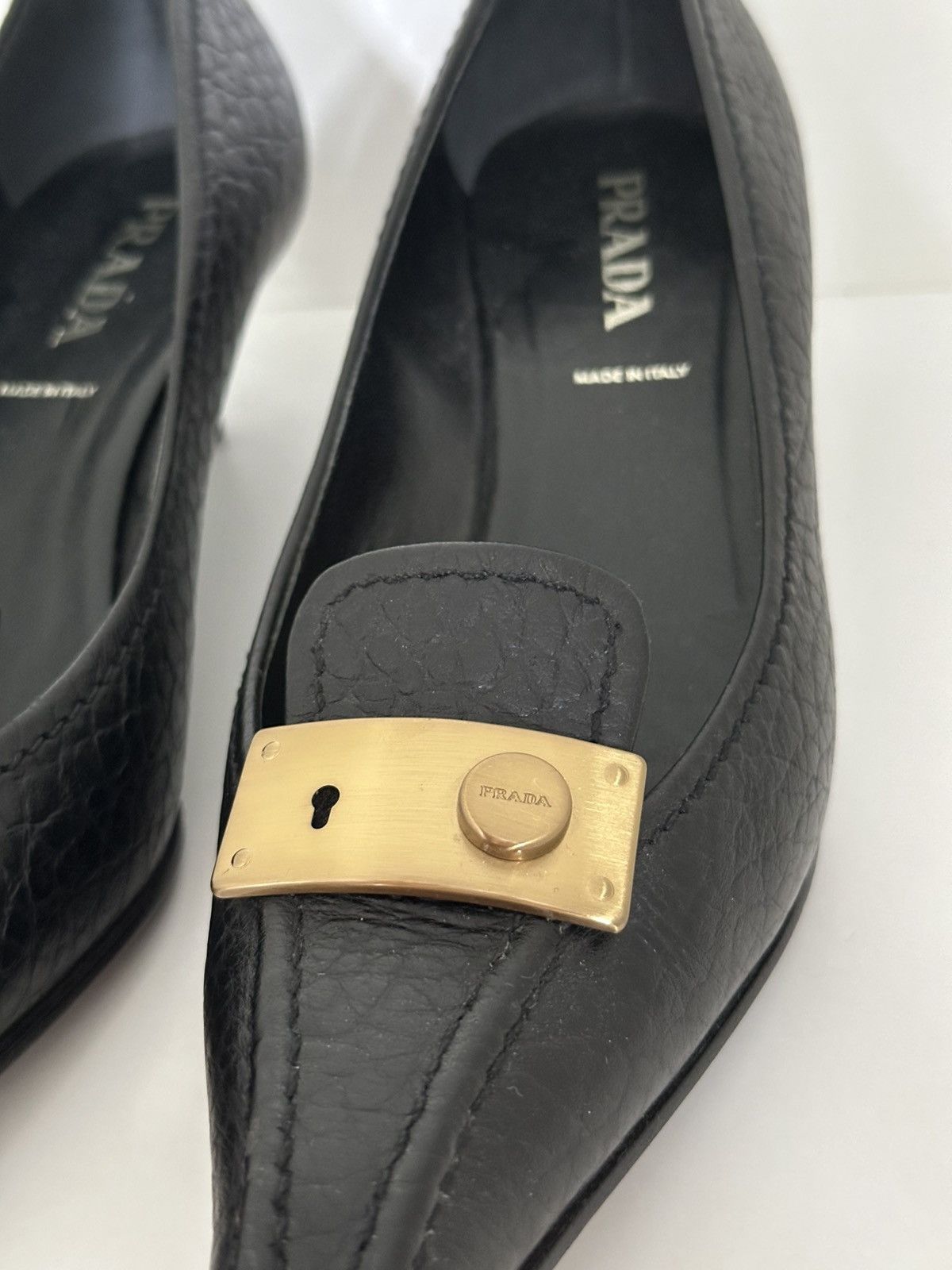 Designer × Prada Prada leather black pumps lock Size US 6.5 / IT 36.5 - 8 Thumbnail