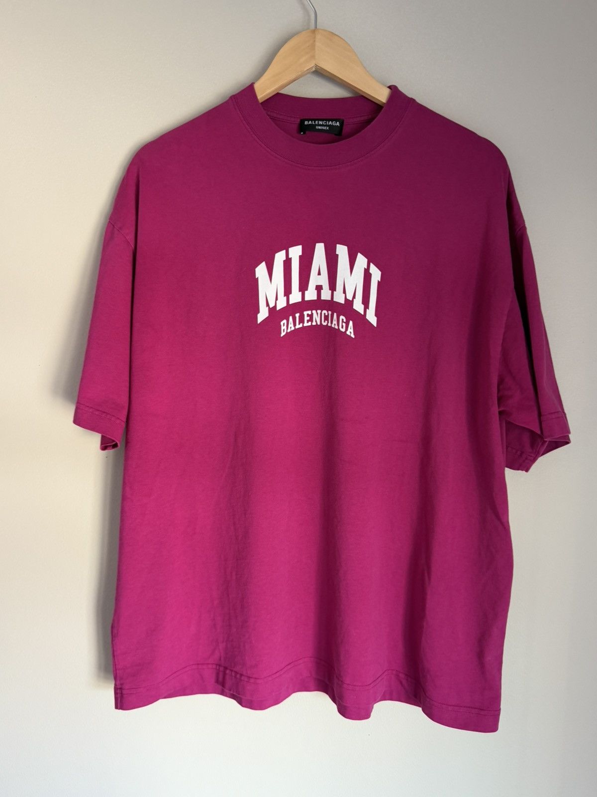 Balenciaga Balenciaga Magenta Miami Tee Size US M / EU 48-50 / 2 - 1 Thumbnail