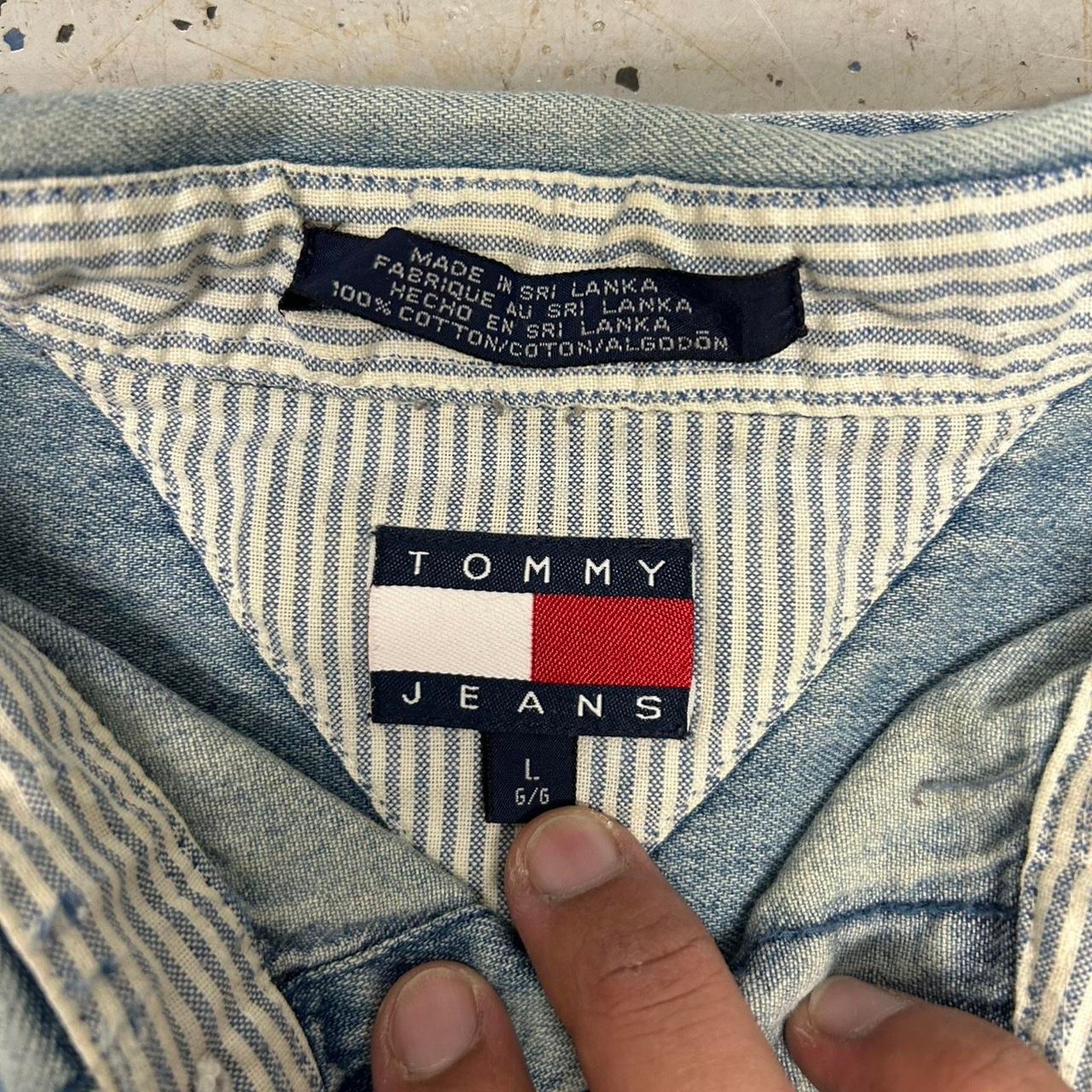 Tommy Hilfiger Vtg tommy hilfiger denim shirt Size US L / EU 52-54 / 3 - 3 Thumbnail