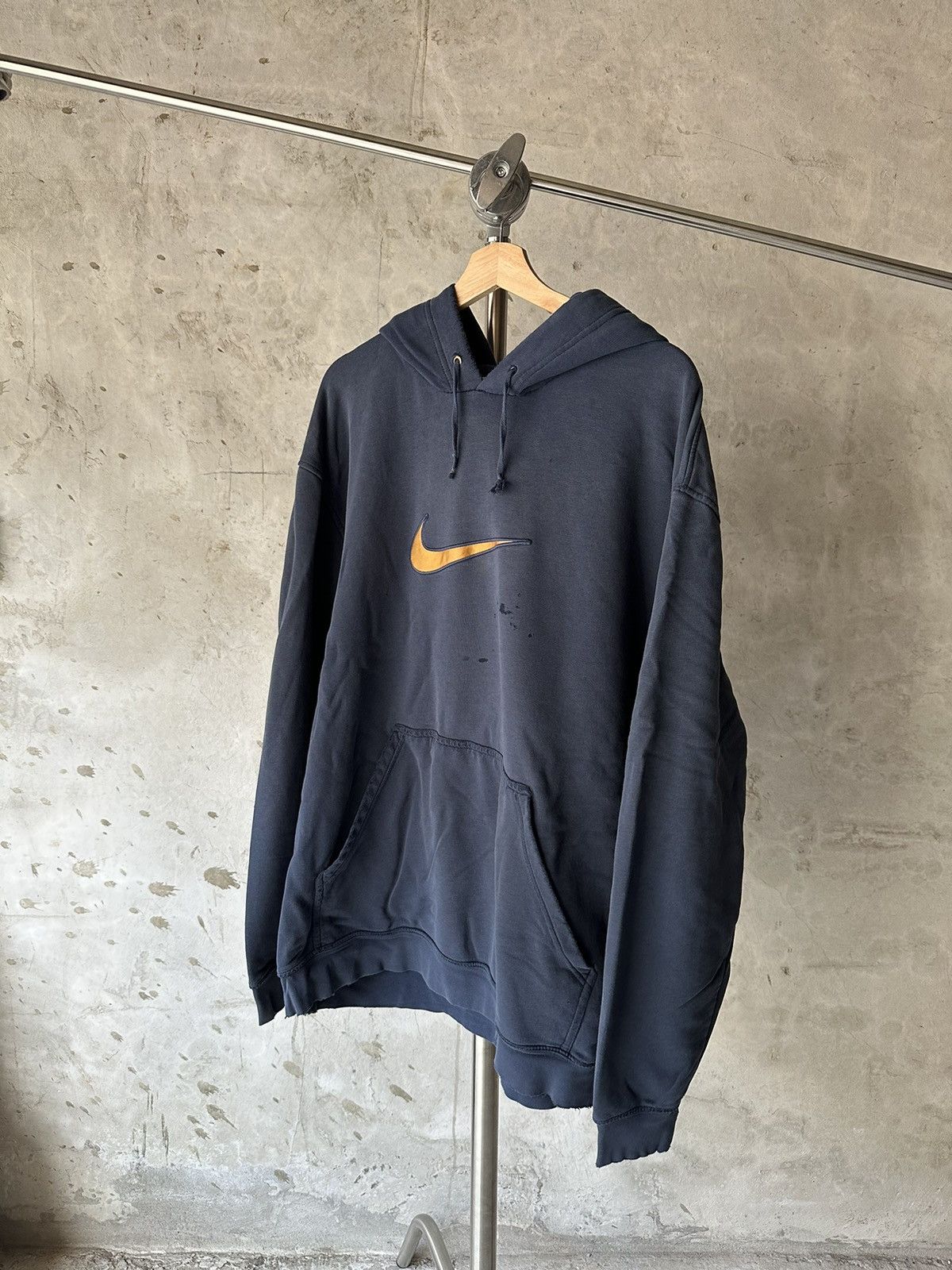 Nike Vintage Y2K Navy Blue Nike Swoosh hoodie Size US XXL / EU 58 / 5 - 1 Thumbnail