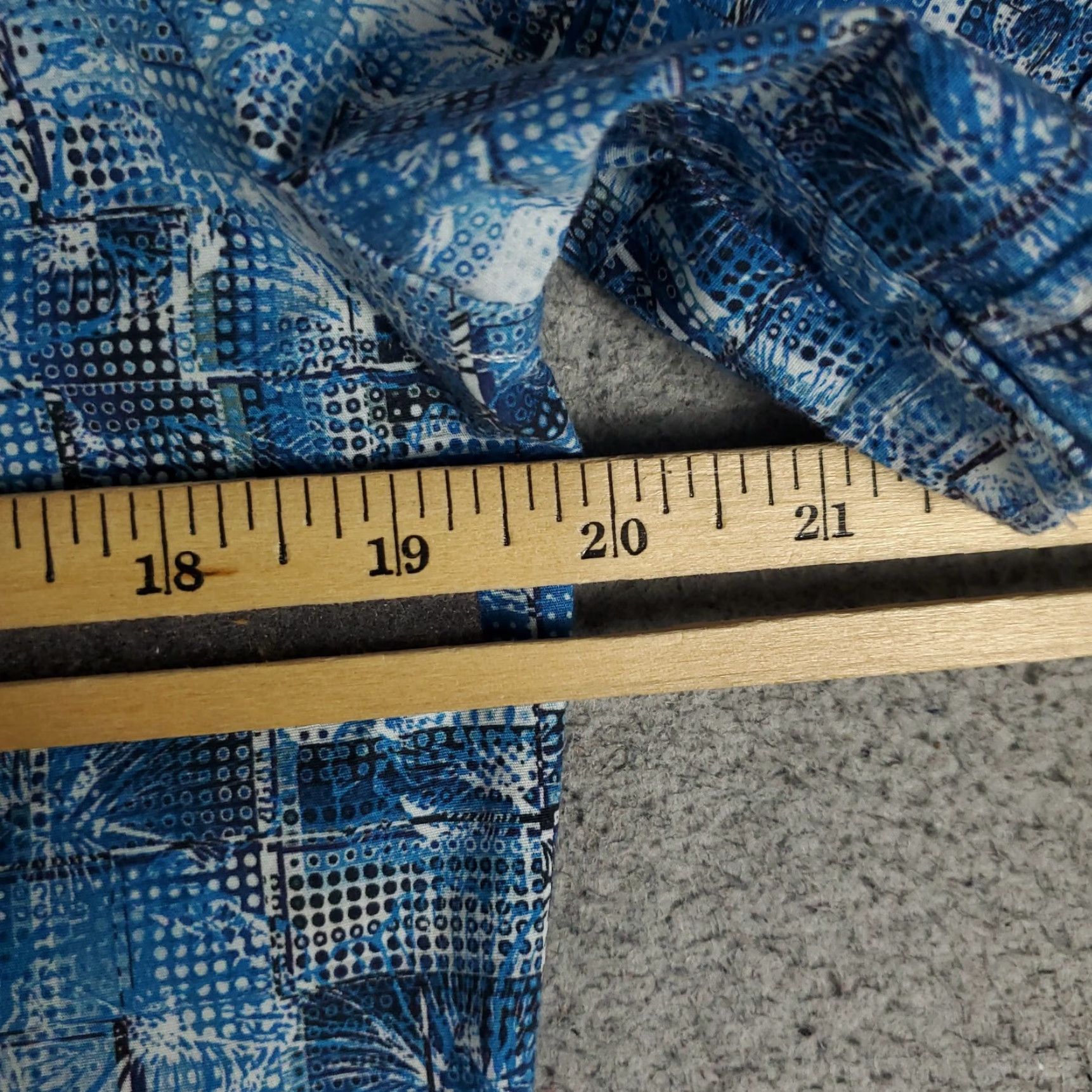 Robert Graham Robert Graham Shirt Mens Small Blue Geometric Casual Button-Up Short Sleeve Size US S / EU 44-46 / 1 - 5 Thumbnail