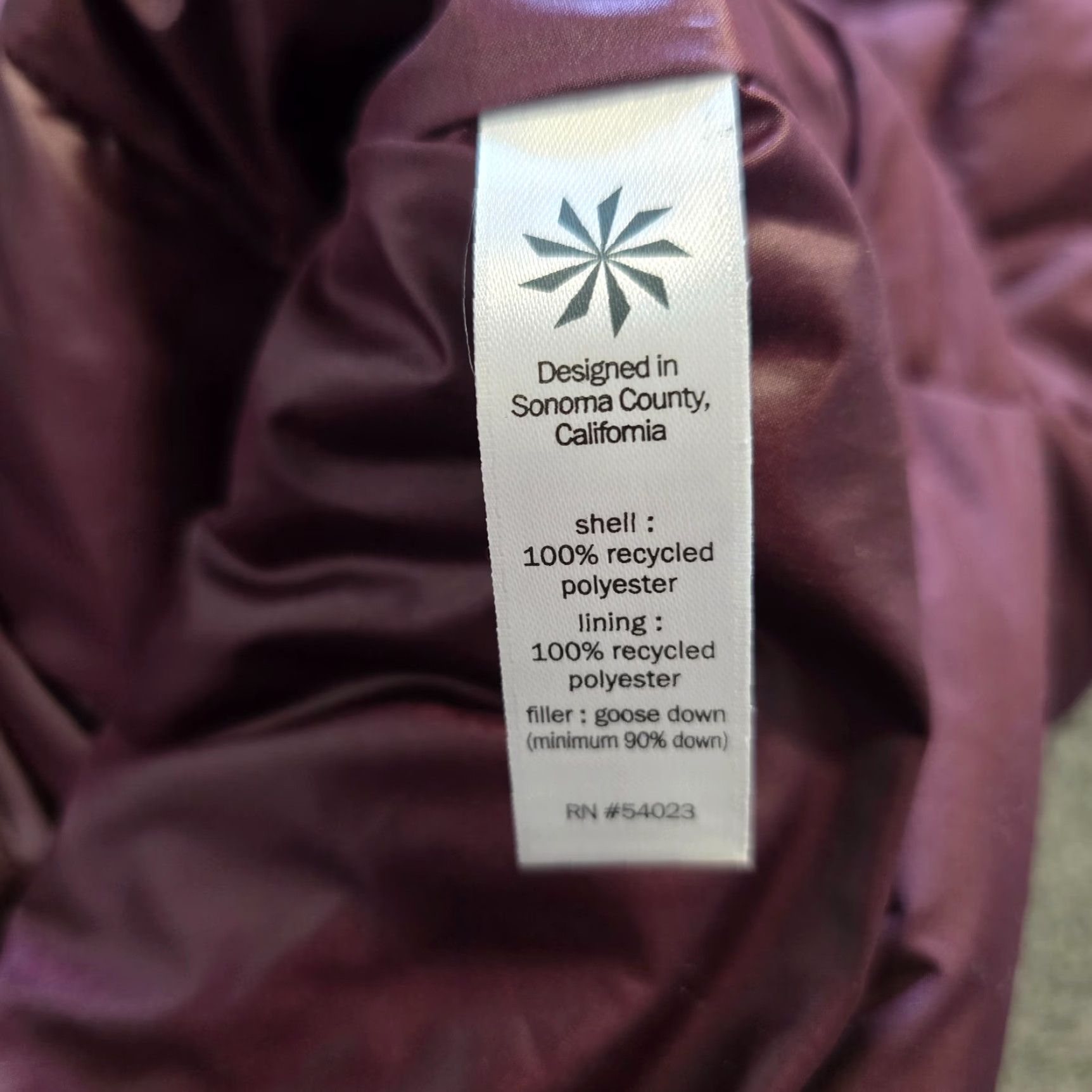 Athleta Athleta Vest Womens Small Purple Burgundry Down Puffer Full Zip Pockets Casual Size S / US 4 / IT 40 - 7 Thumbnail