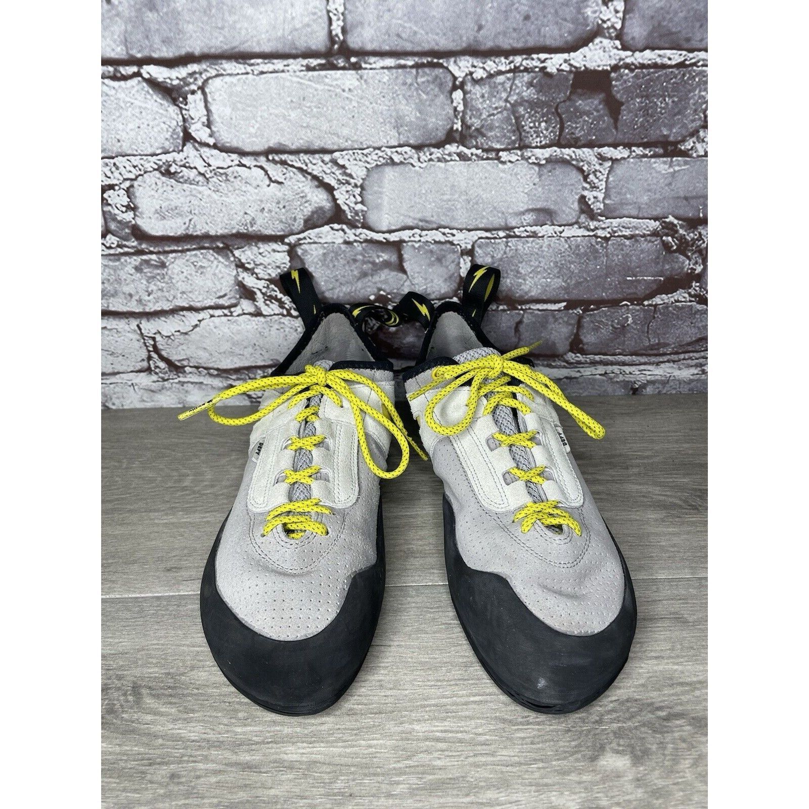 Other Evolv Defy Gray & Yellow Lace Up Climbing Shoes Fog Men Sz 1 Size US 12 / EU 45 - 2 Thumbnail