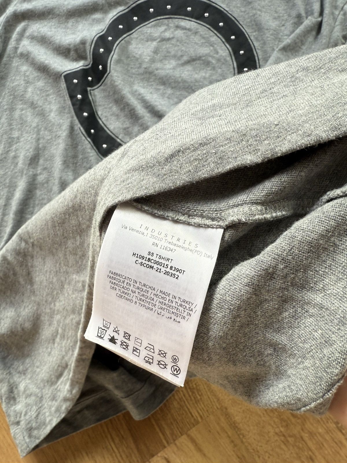 Moncler Moncler T Shirt Size US XL / EU 56 / 4 - 5 Thumbnail