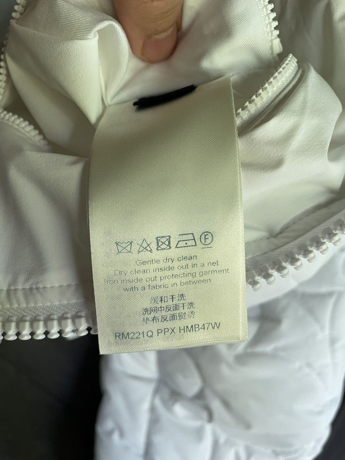 Louis Vuitton Louis Vuitton White Flower Quilted Puffer Hooded Jacket Size US S / EU 44-46 / 1 - 12 Thumbnail