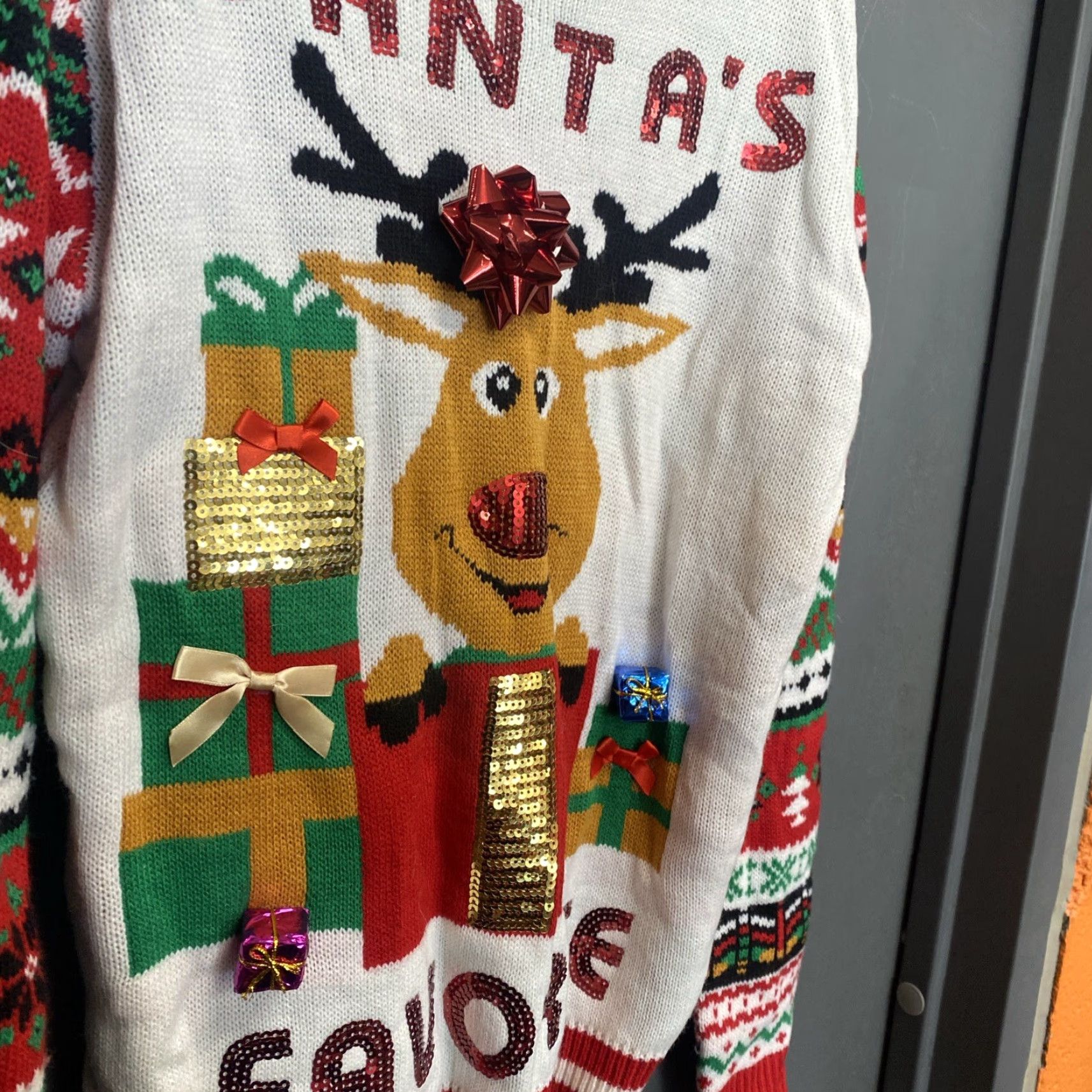 Pull De Noël No Boundaries Avec Motif Père Noël Et Paillettes - Taille XX Large/2XG