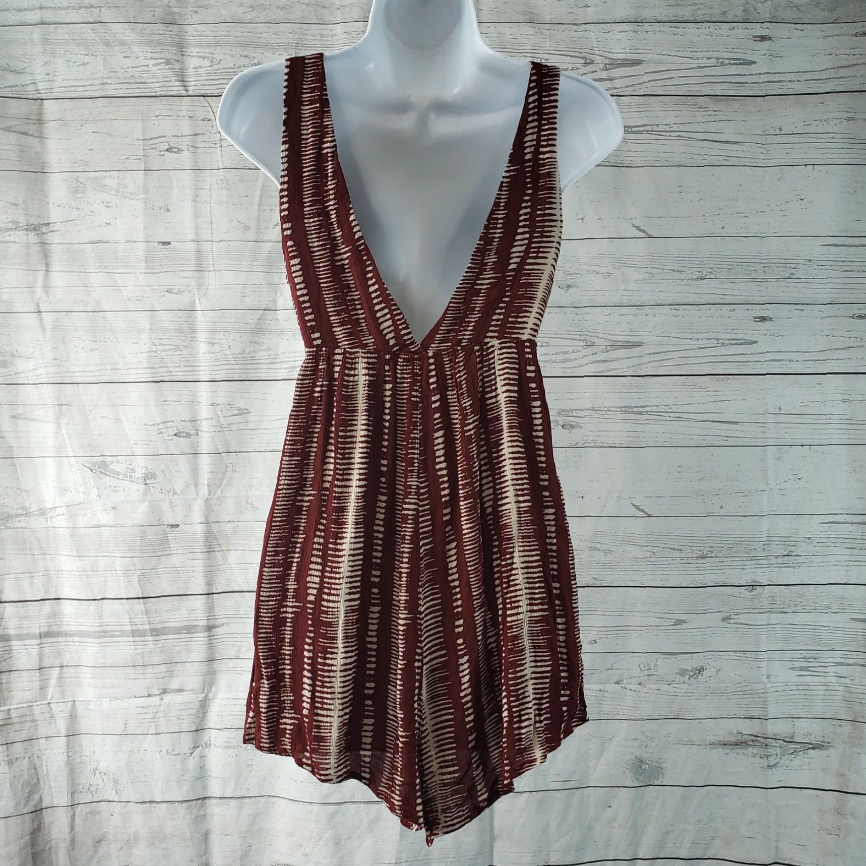Vintage VINTAGE? No — Wild Fable Womens Romper Sz Small Maroon Gray Sleeveless Rayon Romper Womens Small Red Casual One-Piece Shirt? Size 28" / US 6 / IT 42 - 3 Thumbnail