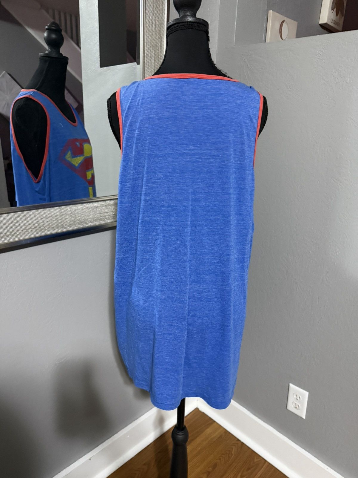 DC Comics DC Comics Superman logo tank top blue size XL. Size US XL / EU 56 / 4 - 6 Thumbnail