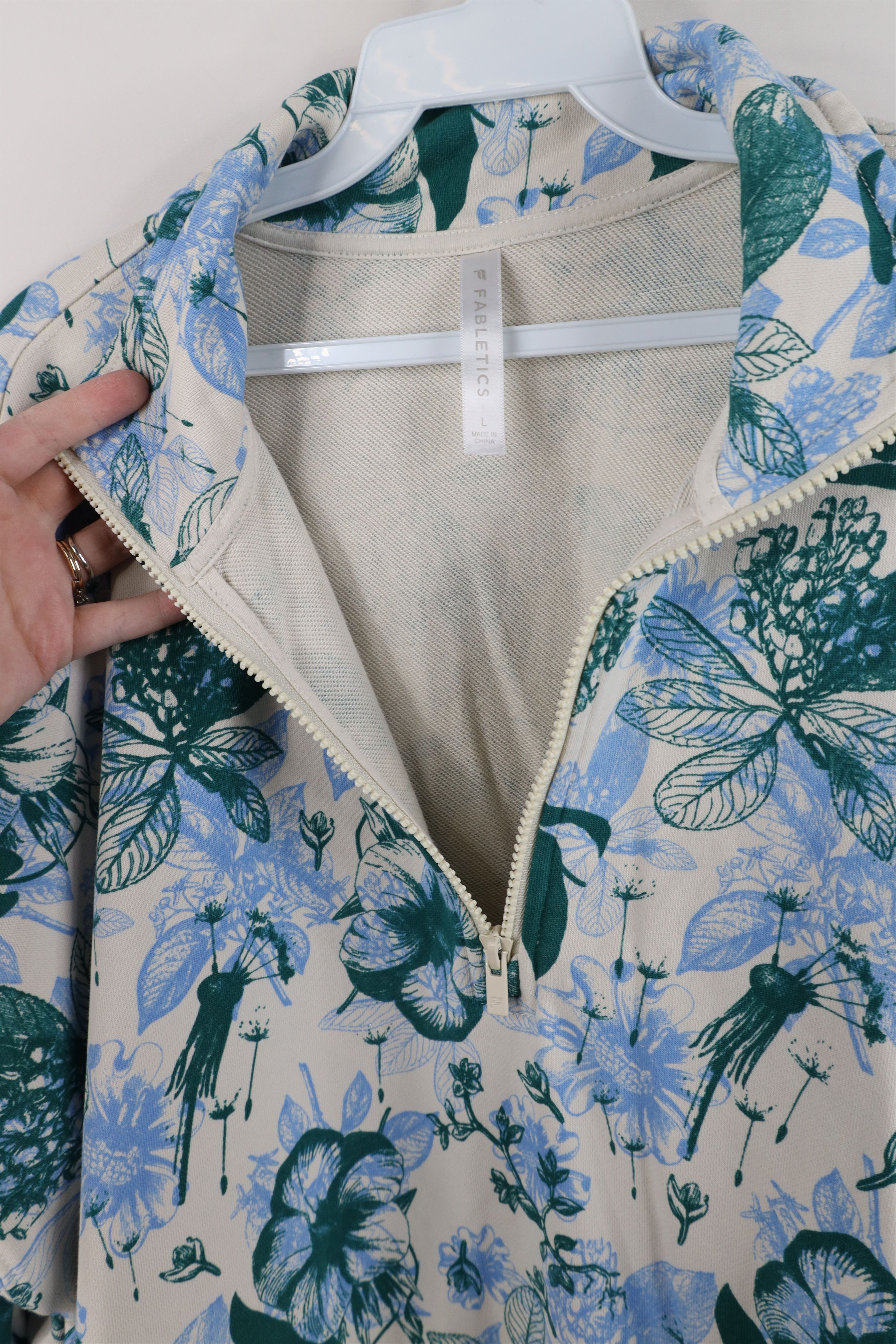 Fabletics Fabletics All Over Print Cropped Half Zip Terry Sweatshirt Size L / US 10 / IT 46 - 8 Thumbnail