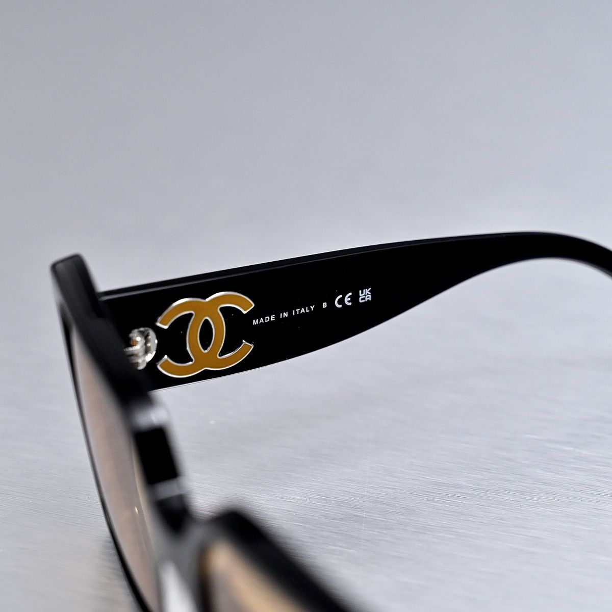 Chanel CHANEL 0CH5541 1799/7 SUNGLASSES Size ONE SIZE - 5 Thumbnail