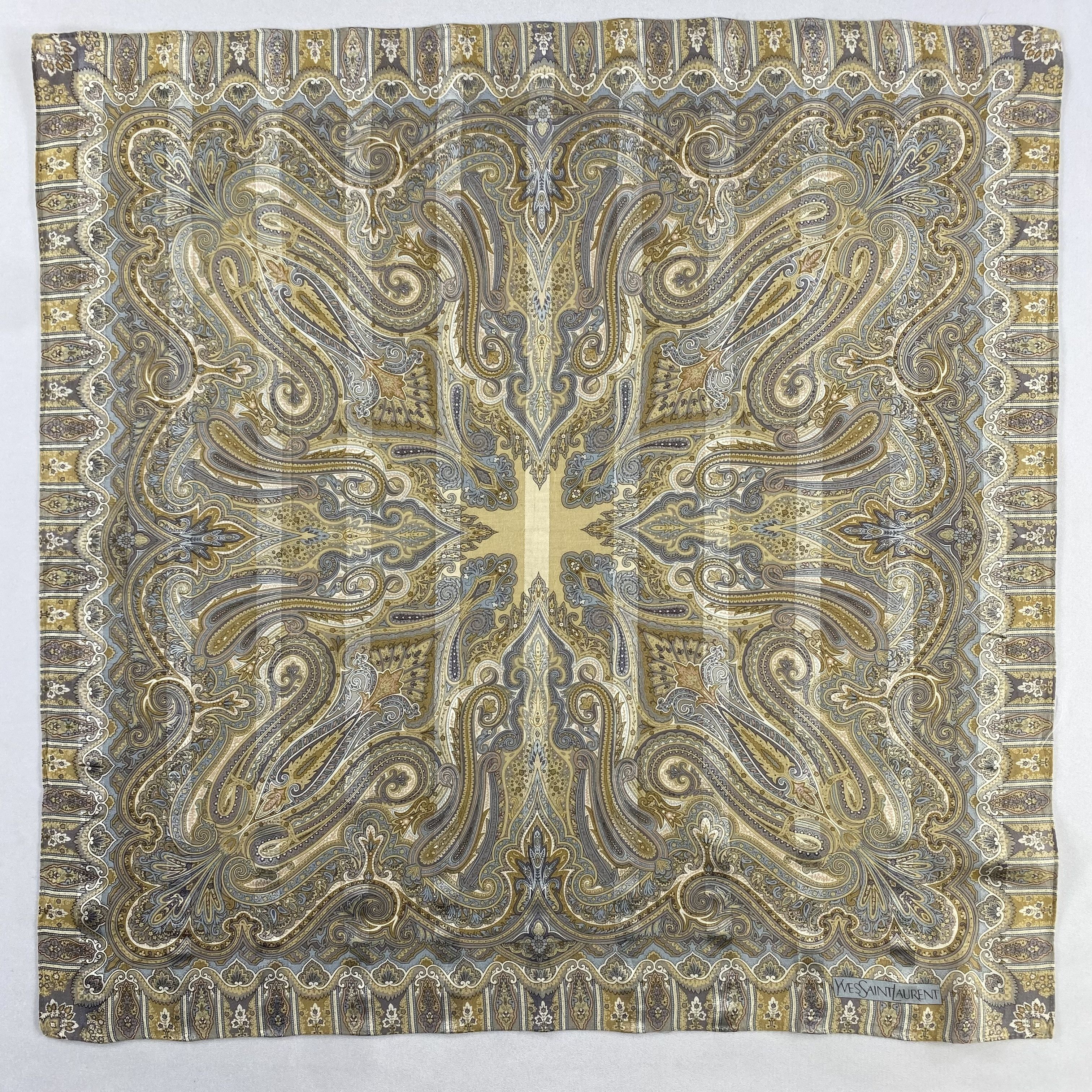 Vintage Yves Saint Laurent Bandana/ Handkerchief / Neckerchief-P1764 Size ONE SIZE - 1 Thumbnail