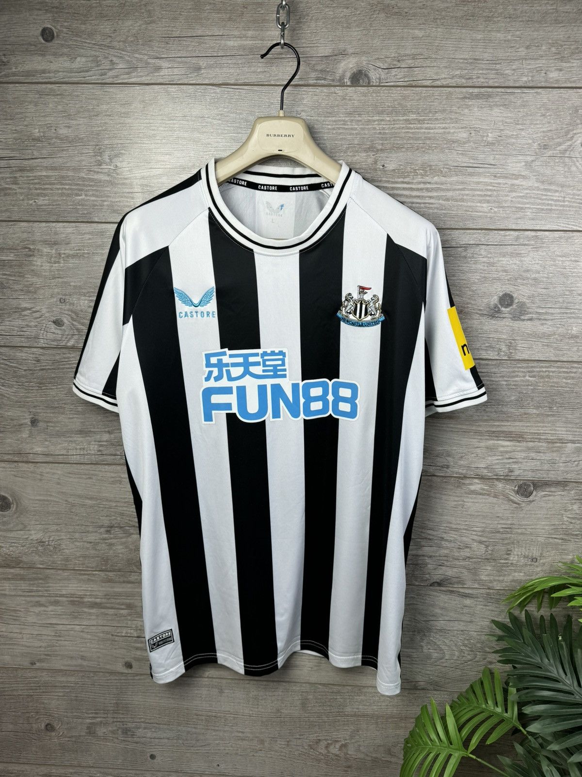 Castore NEWCASTLE UNITED ALMIRON #24 FOOTBALL SOCCER SHIRT CASTORE Size US L / EU 52-54 / 3 - 5 Thumbnail