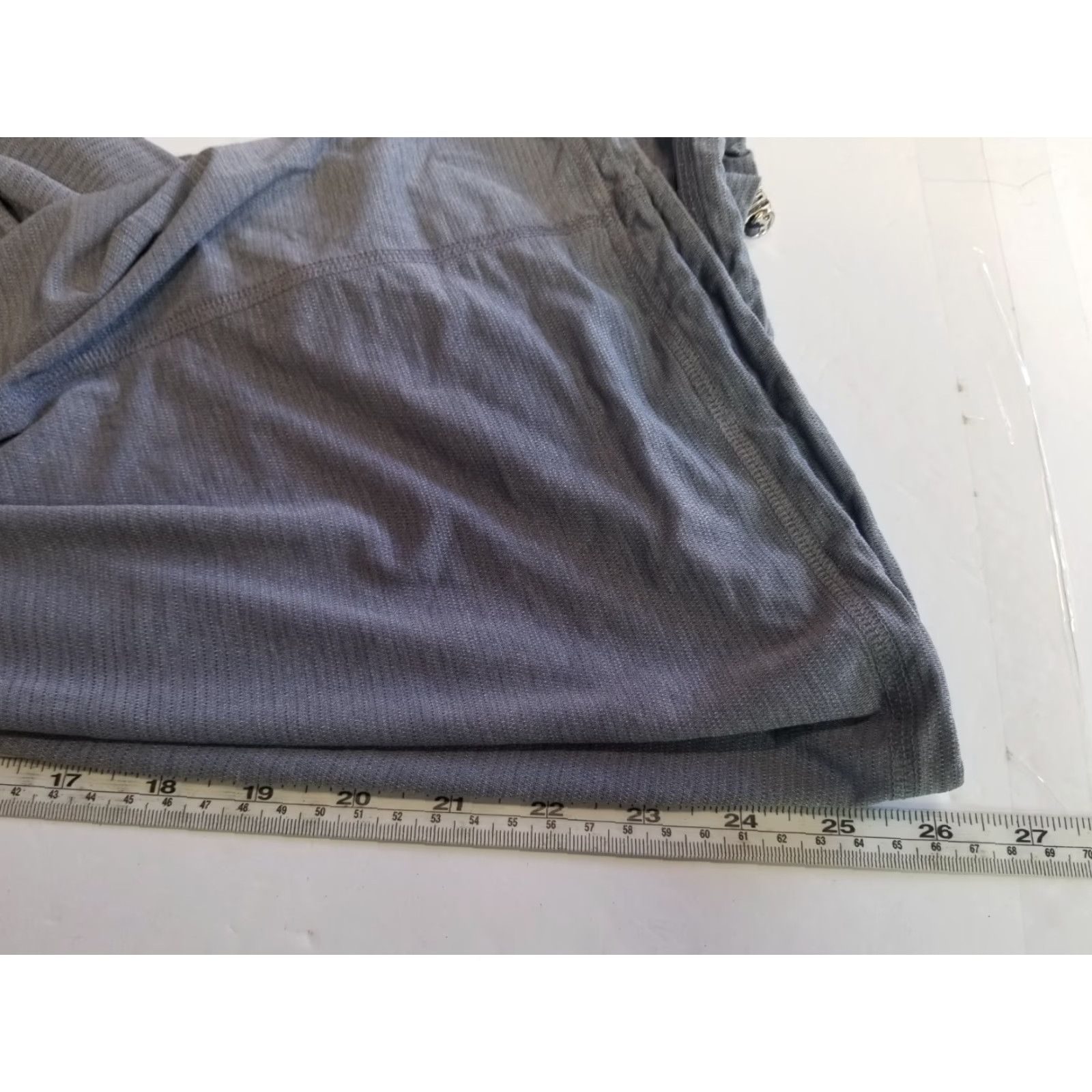 Lululemon Lululemon Tank Top Built-In Bra Gray Size 8 Women Activewear Non Padded Tank Top Size M / US 6-8 / IT 42-44 - 5 Thumbnail