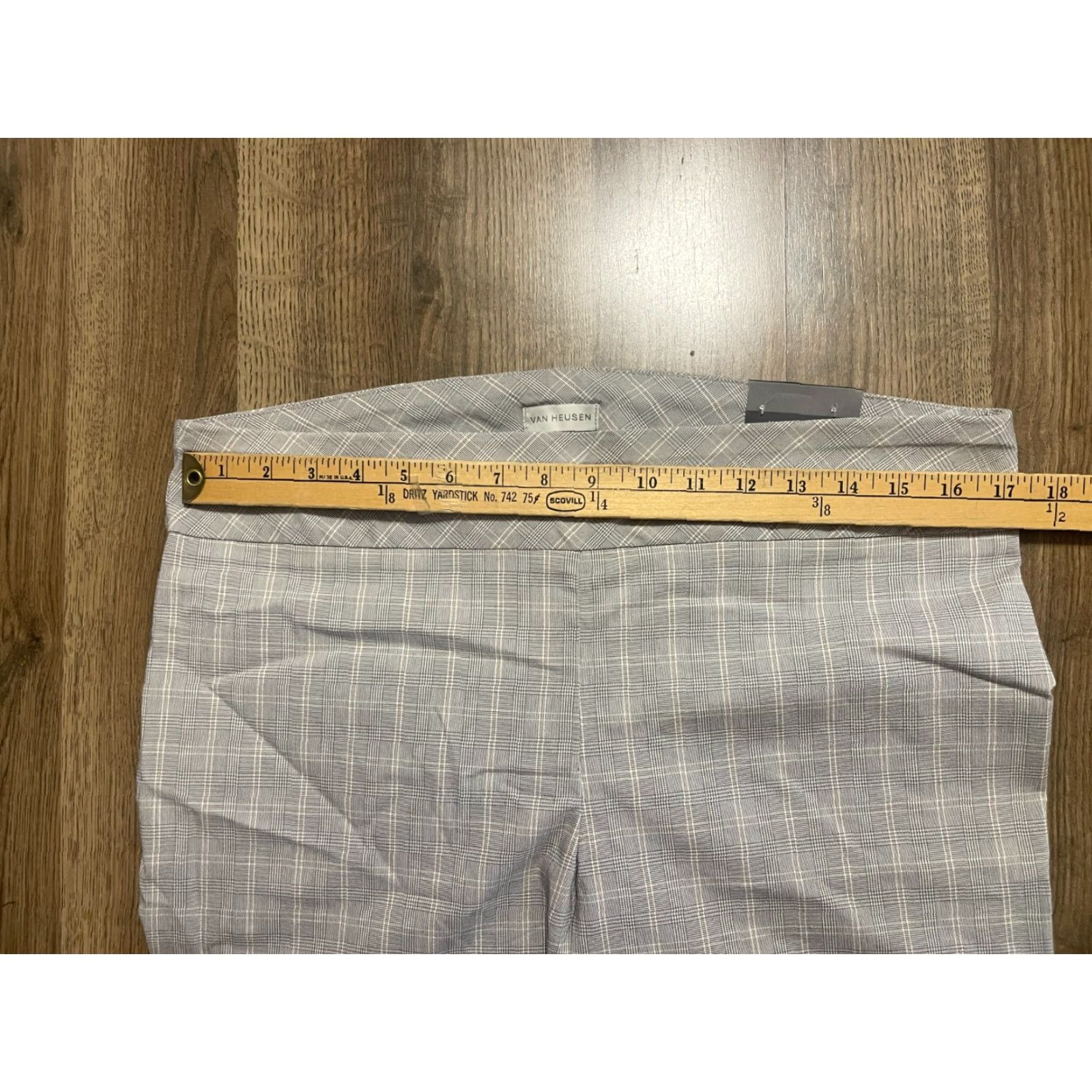 Van Heusen Van Heusen Pants Women's 14 Gray Plaid Capri Pull On Stretch Extensible Size 36" / US 14 / IT 50 - 4 Thumbnail