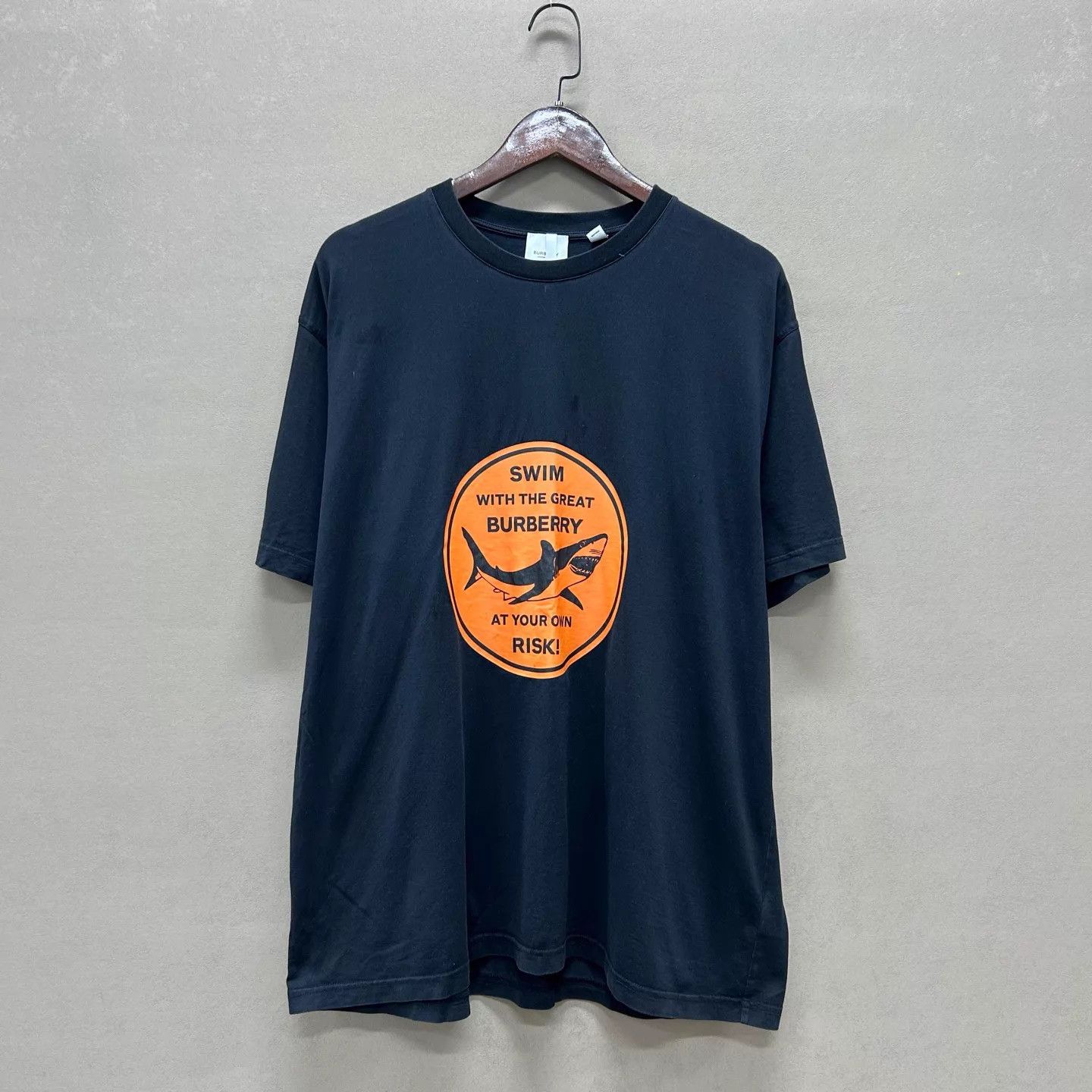 Burberry Burberry 99new black shark print oversized short sleeve L Size US L / EU 52-54 / 3 - 1 Thumbnail