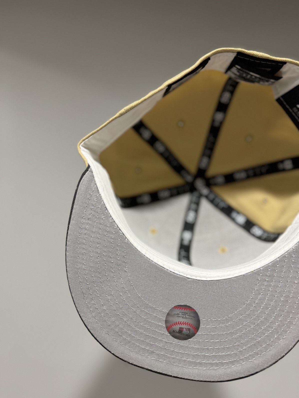 MLB × New Era × Topperz Topperz USA Exclusive Houston Astros Vegas Gold Graphite Size ONE SIZE - 5 Thumbnail