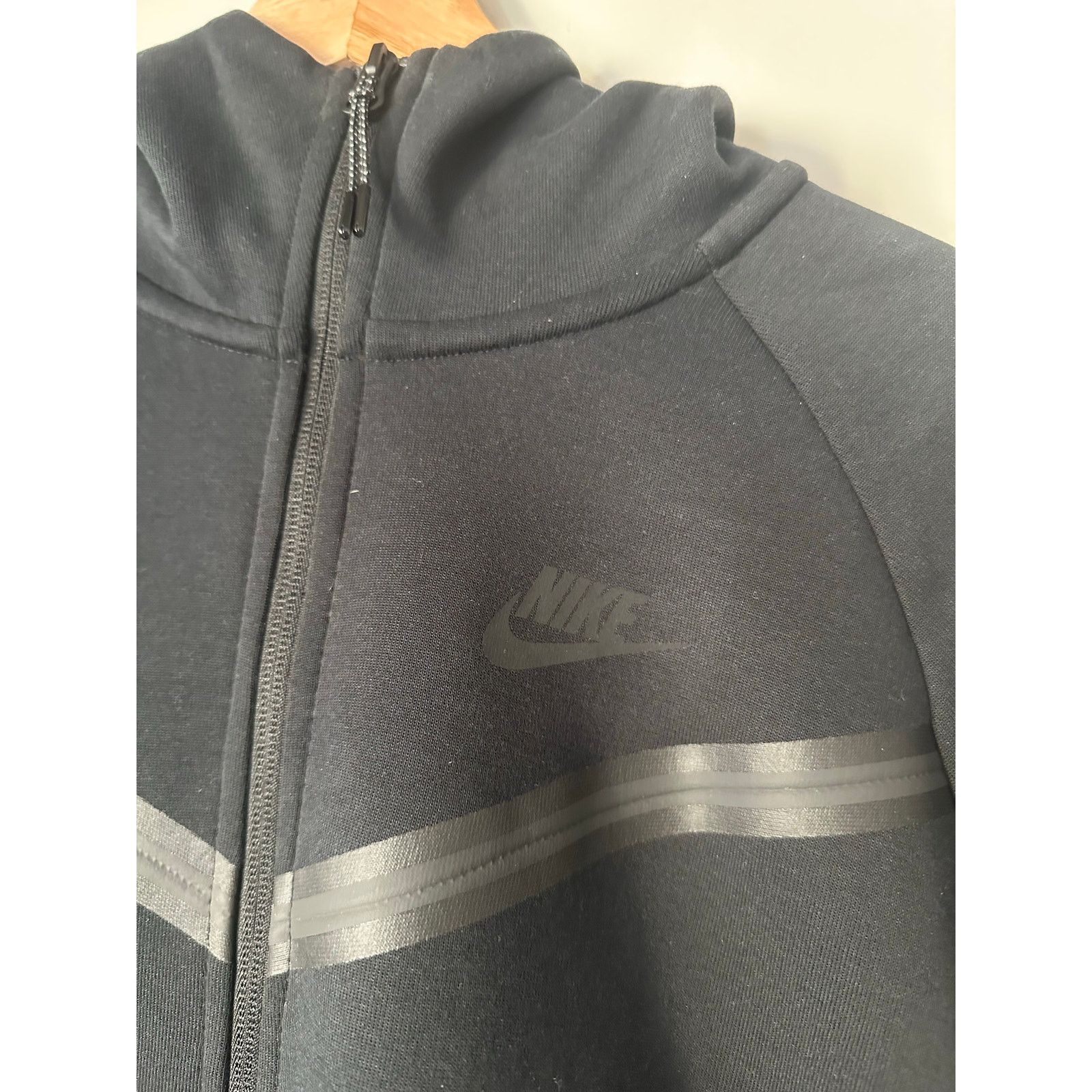 Nike Nike Women's Tech Fleece Jacket Black CW4298-010 - Size S Size US S / EU 44-46 / 1 - 3 Thumbnail
