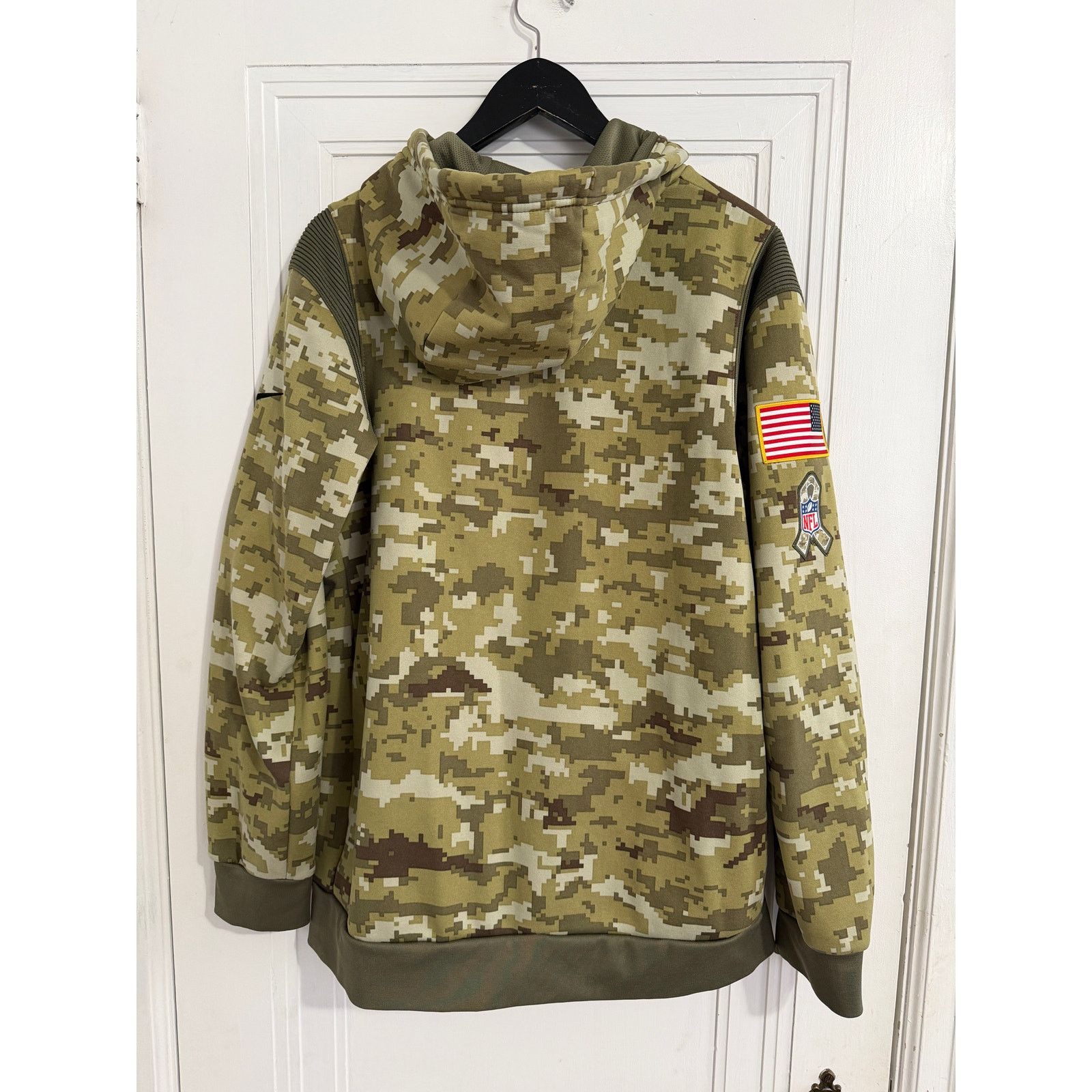 Nike Tennessee Titans Nike Salute to Service Camo Hoodie Size L Size US L / EU 52-54 / 3 - 8 Thumbnail