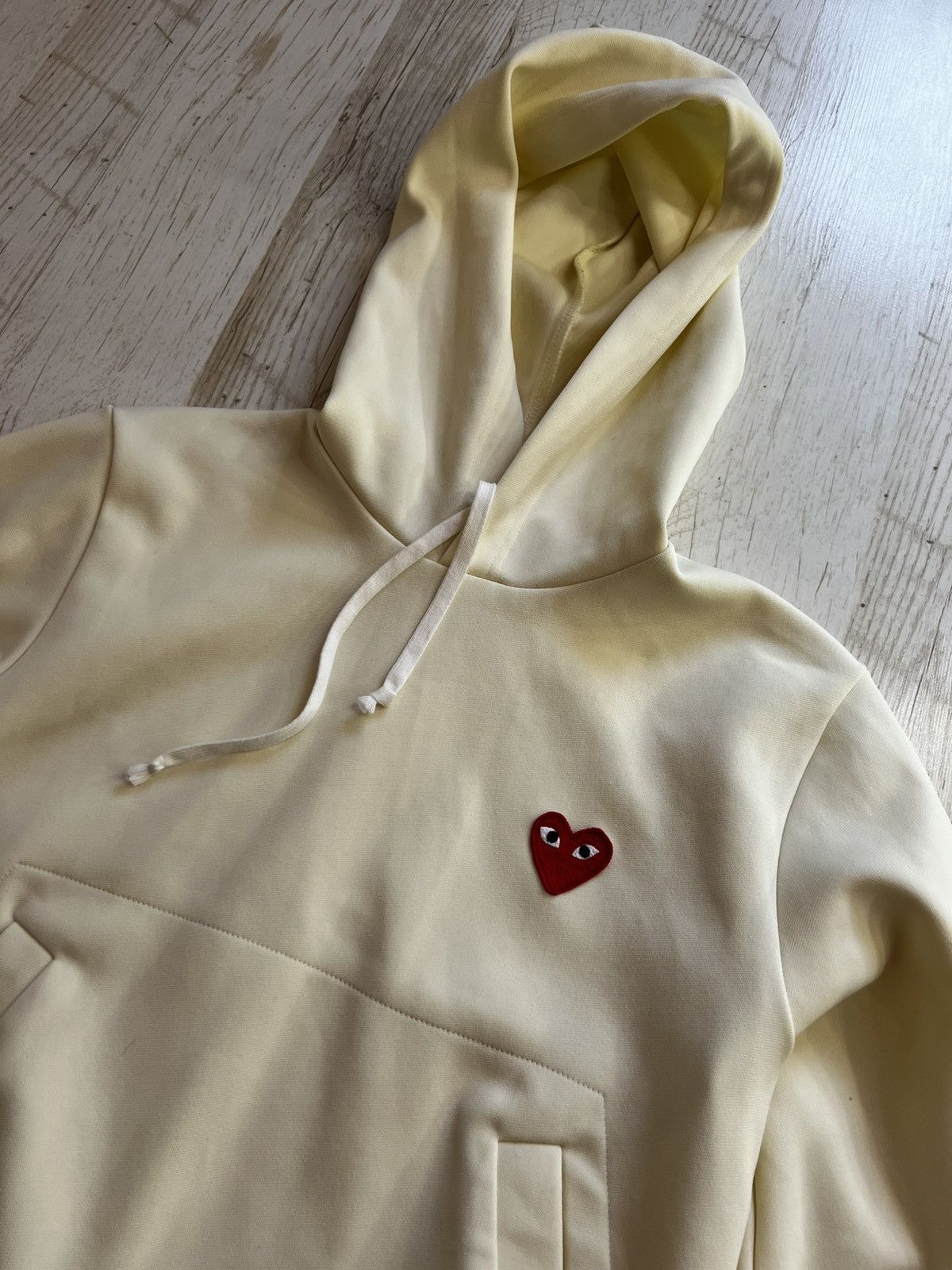 Comme des Garcons Comme Des Garçons Play Yellow Embroidered Logo Hoodie Size M Size M / US 6-8 / IT 42-44 - 6 Thumbnail
