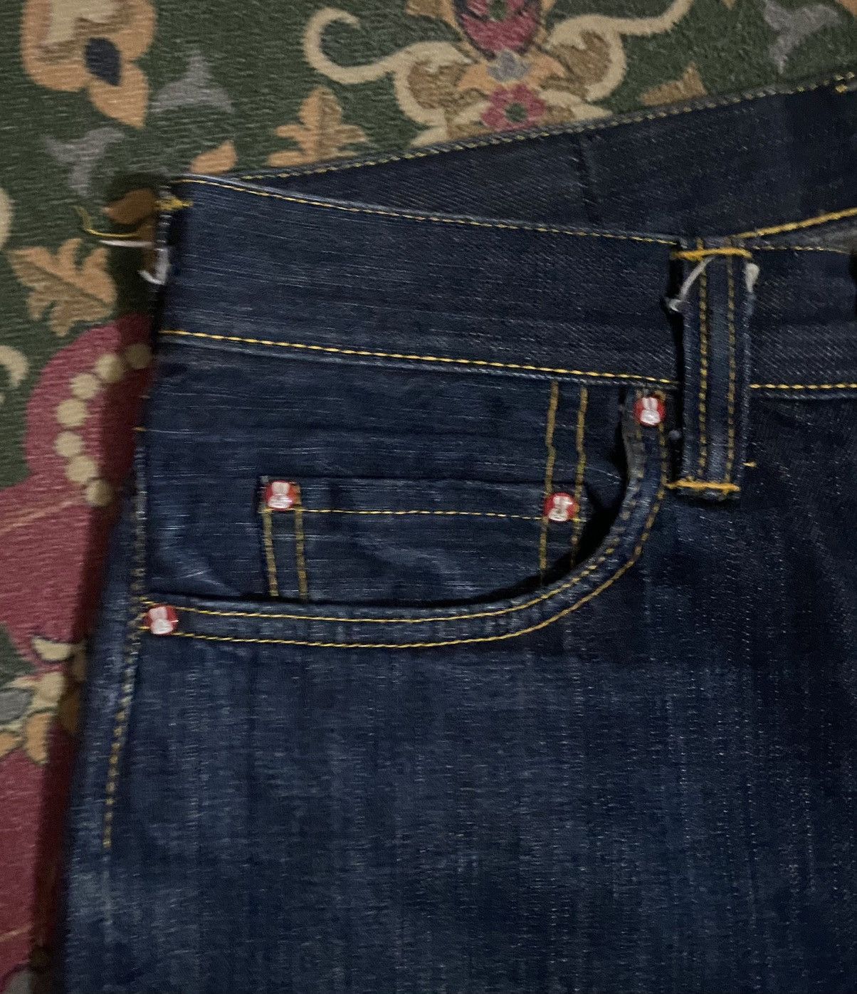 Designer × Japanese Brand × Vintage Cune Japan Distressed Rabbit Printed Denim Pants Size US 30 / EU 46 - 4 Thumbnail