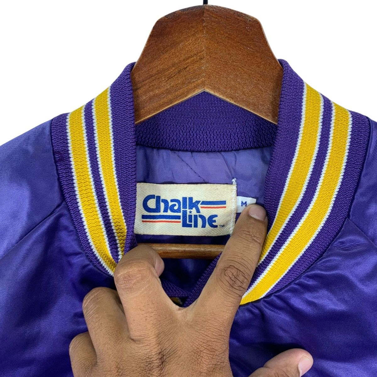 NBA VINTAGE LOS ANGELES LAKERS NBA VARSITY SATIN JACKET Size US M / EU 48-50 / 2 - 5 Thumbnail
