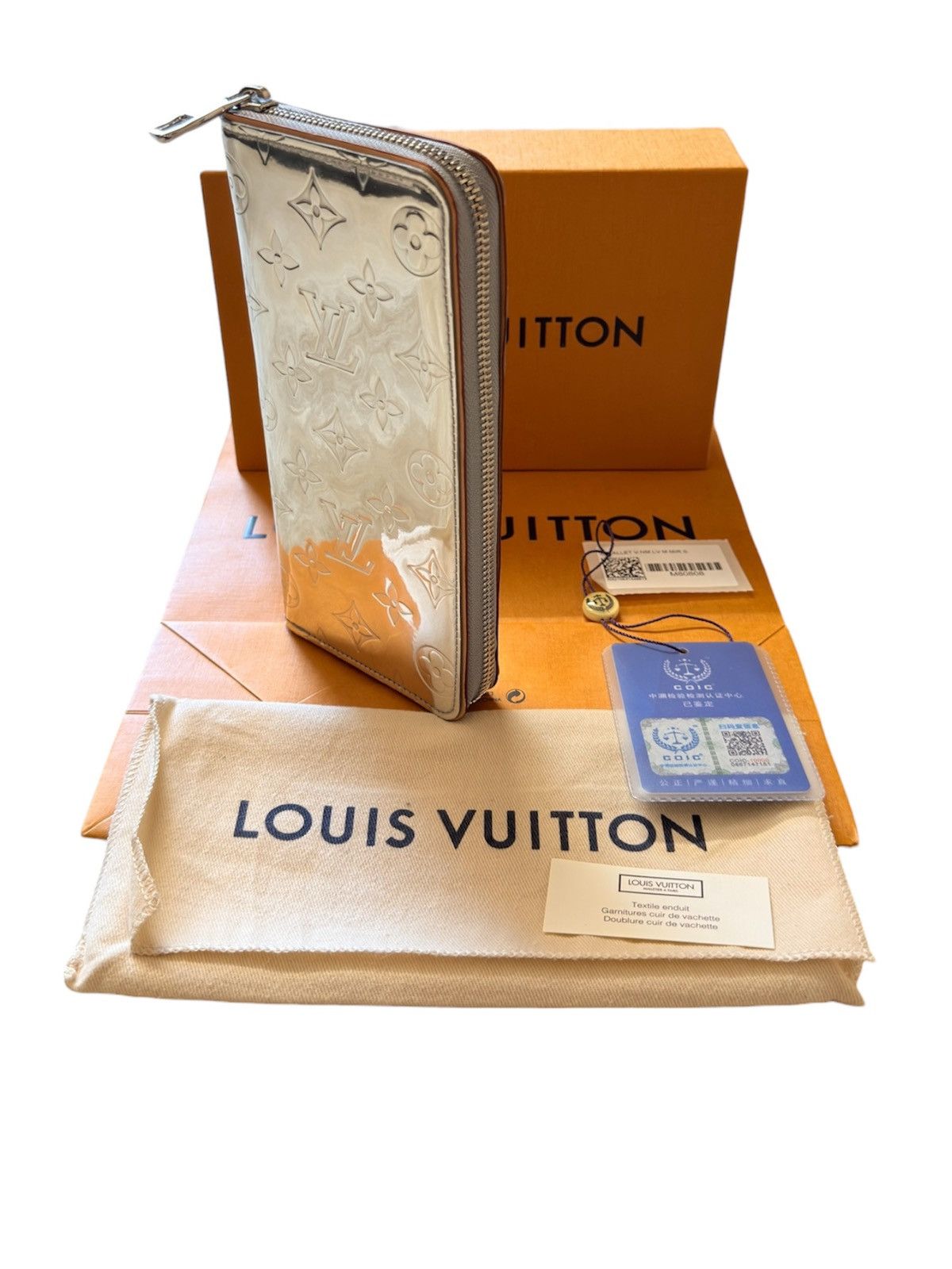 Louis Vuitton Louis Vuitton 2D Silver Metallic Mirror Zippy Long Wallet Size ONE SIZE - 1 Thumbnail