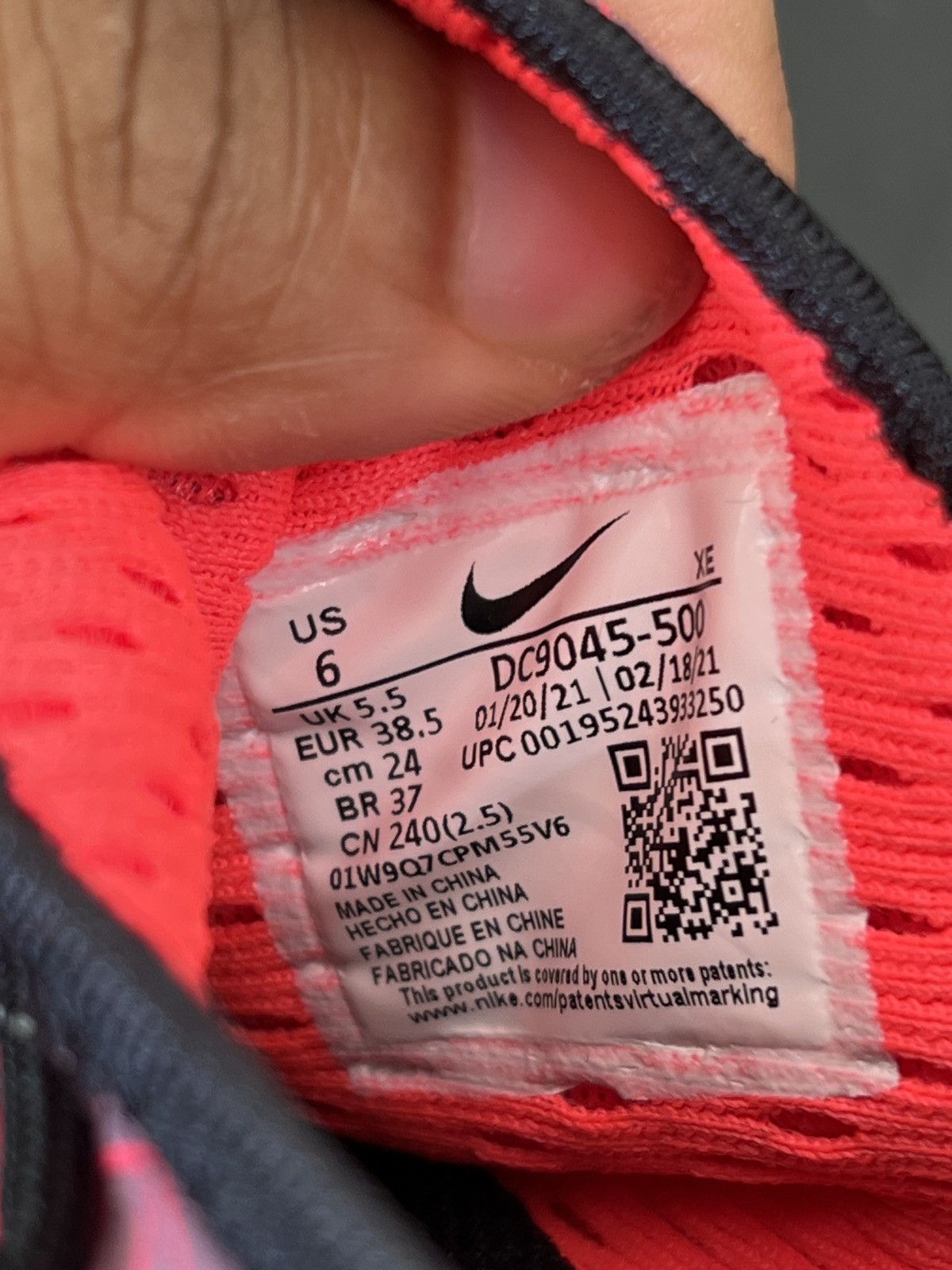 Nike Nike ACG Mountain Fly Low Flash Crimson Sz. 6 (2021) Size US 6 / EU 39 - 9 Thumbnail