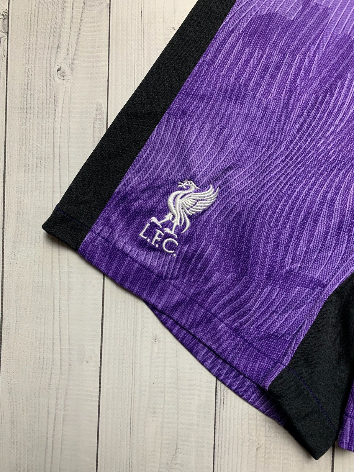 Nike Liverpool Nike soccer shorts purple away rare size M Size US 32 / EU 48 - 3 Thumbnail