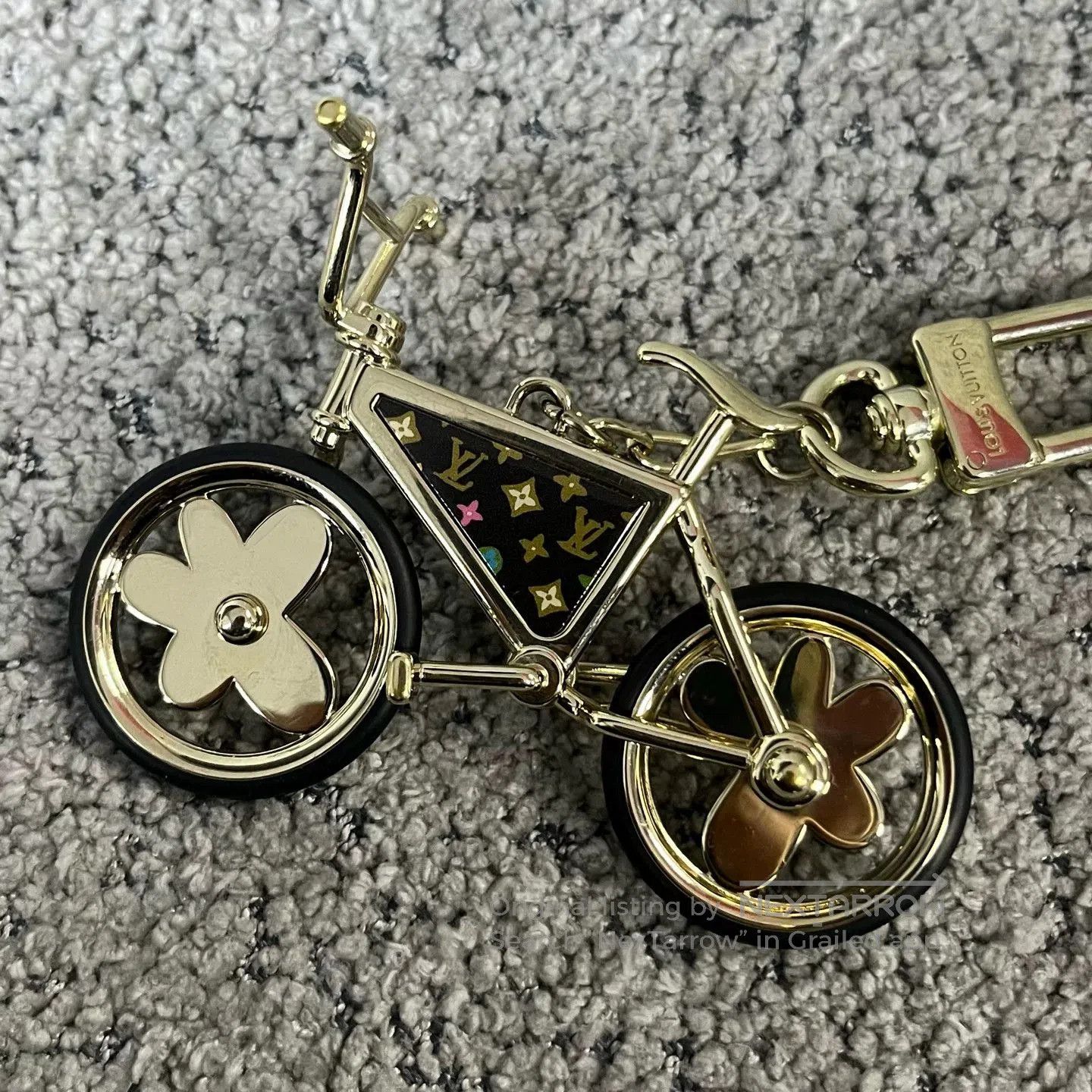 Louis Vuitton Louis Vuitton Gold Bicycle Charm. Size ONE SIZE - 4 Thumbnail