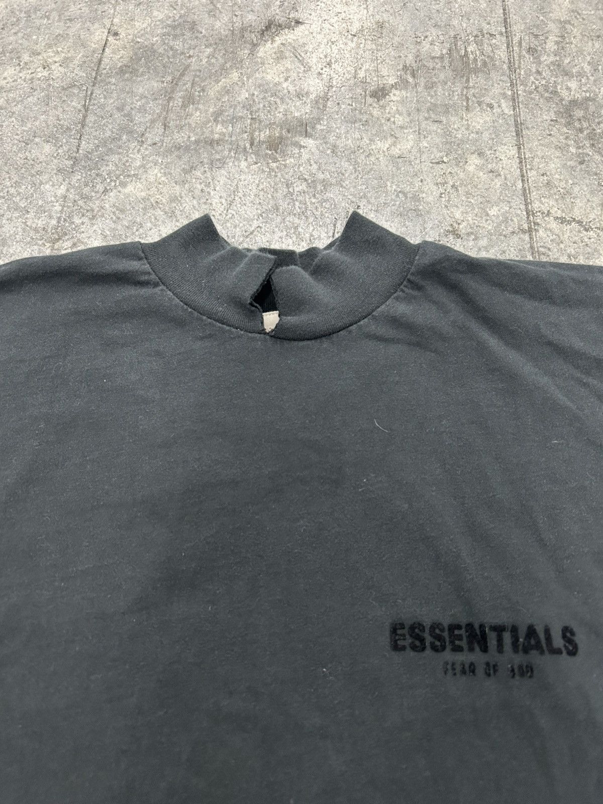 Fear of God Fear of God essentials long sleeve Size US M / EU 48-50 / 2 - 4 Thumbnail