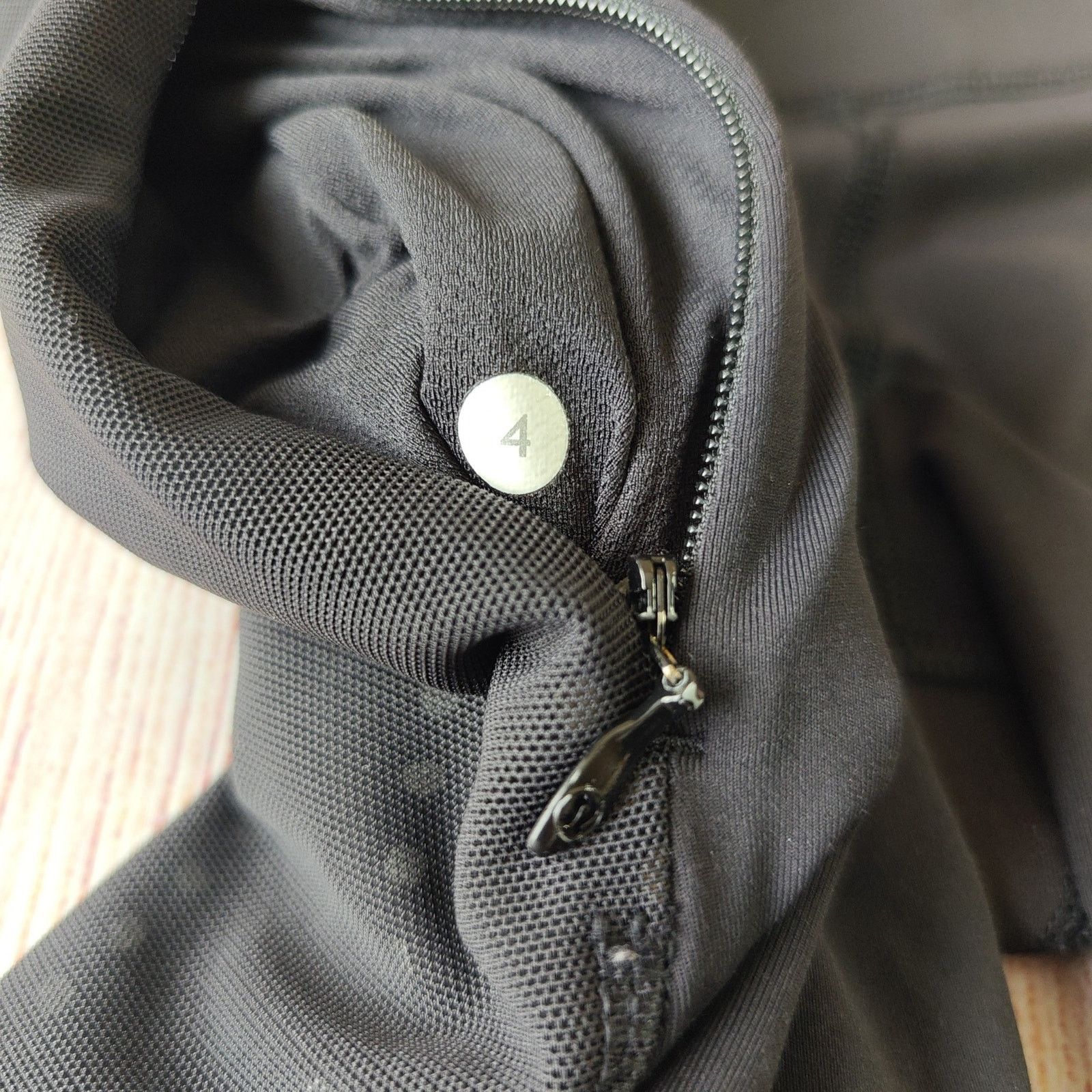 Lululemon Lululemon Stop At Nothing Crop Legging Black sz 4 Size 27" / US 4 / IT 40 - 11 Thumbnail
