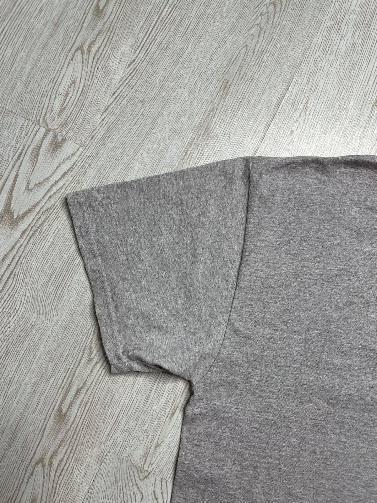 Nike Vintage 90s Nike Town New York Gray tee size Xl Size US XL / EU 56 / 4 - 3 Thumbnail
