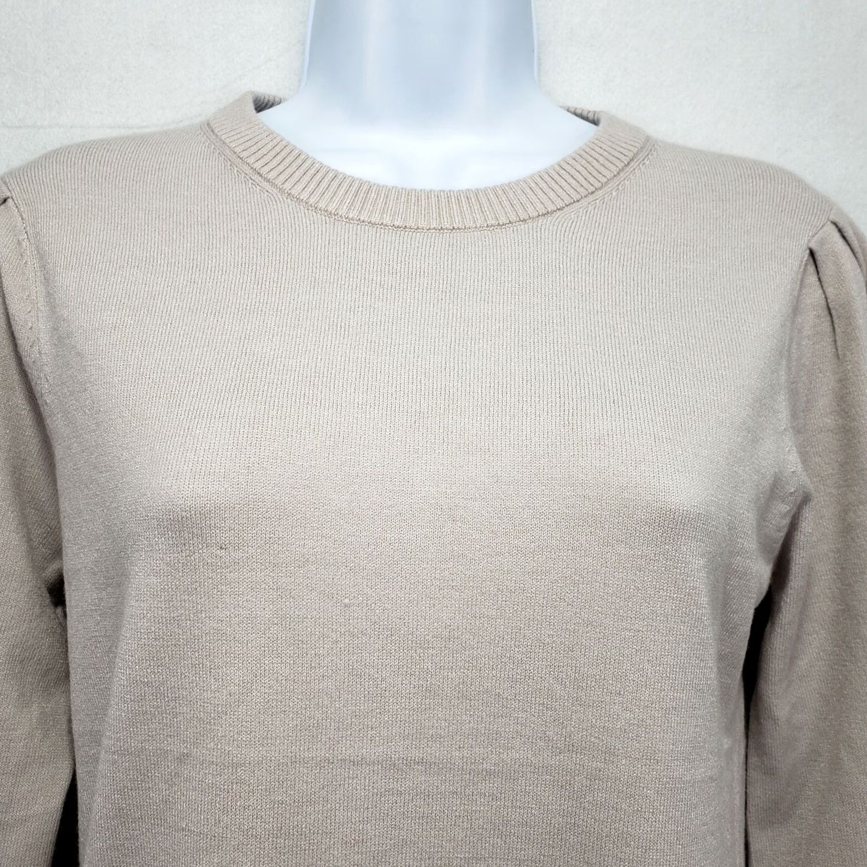 Vintage MAGASCHONI Women's long sleeve pullover sweater Size M Beige Knit Viscose/Polyester/Nylon Solid All Seasons Pullover Womens M Beige Sweater Size S / US 4 / IT 40 - 3 Thumbnail
