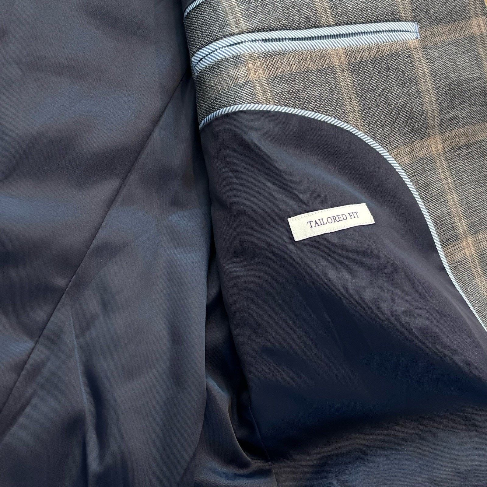 Jos. A. Bank Jos A Bank Brrr Sport Coat 40R Tailore Gray Plaid Silk Linen Size 40R - 5 Thumbnail