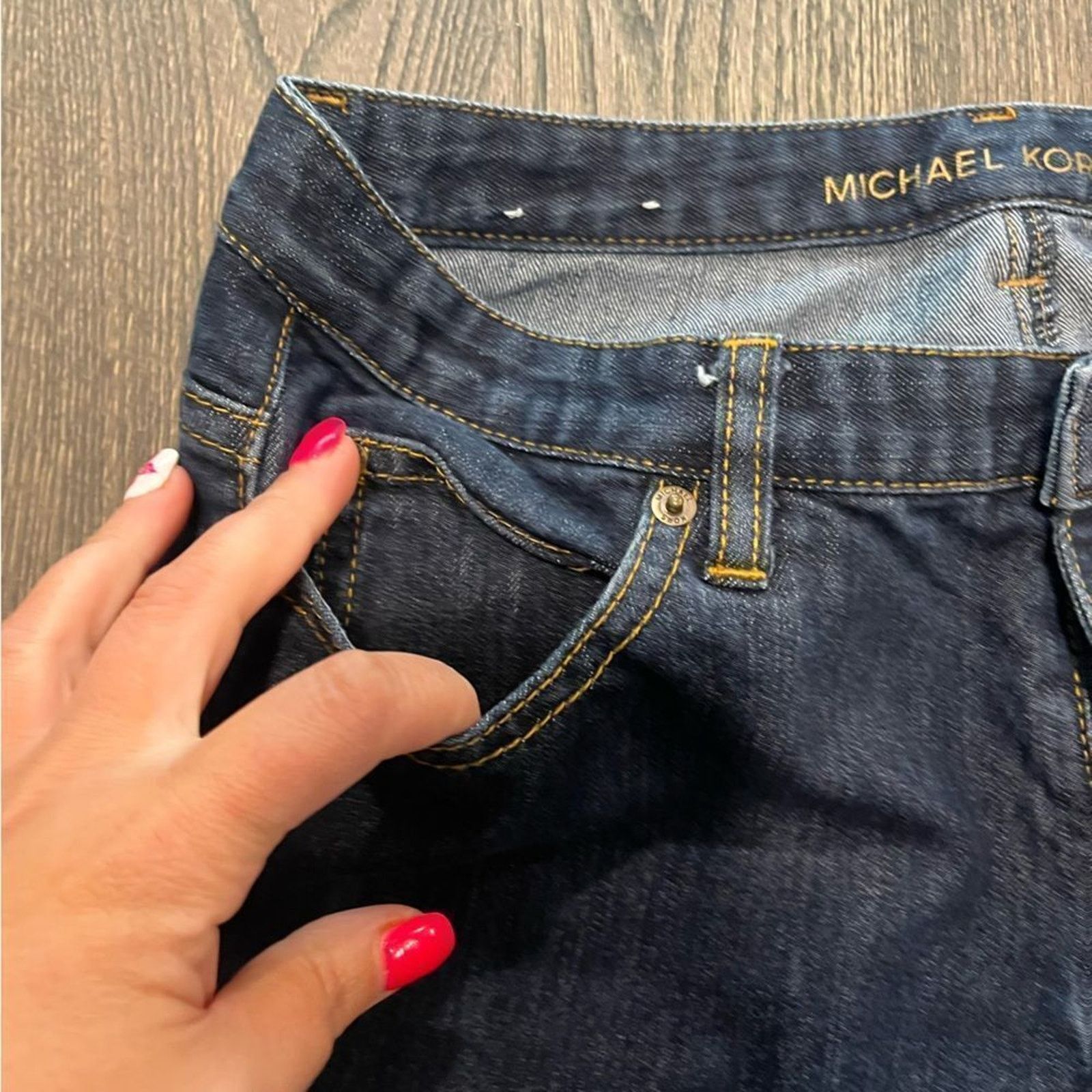 Michael Kors Michael Kors Dark Wash Denim Jeans Flare Leg Size 8 Size 30" / US 8 / IT 44 - 4 Thumbnail