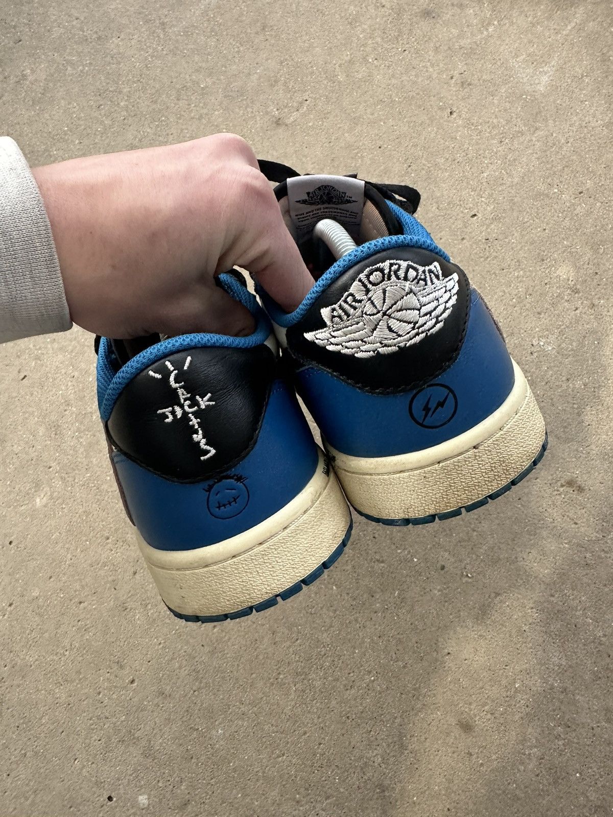 Jordan Brand Air Jordan 1 Retro Low Travis Scott Fragment Design size 9 Size US 9 / EU 42 - 4 Thumbnail