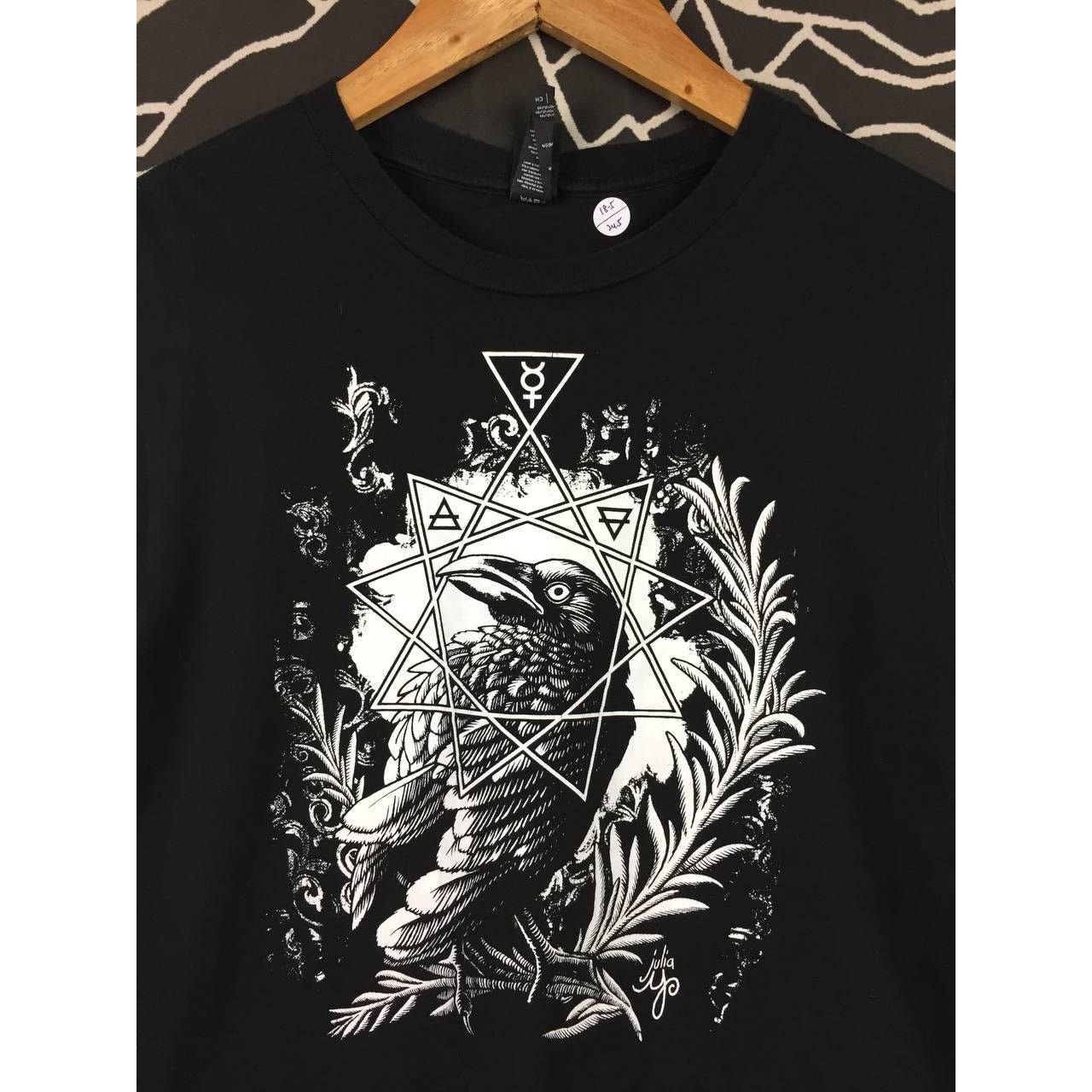 Vintage Crow By Julia Y Media illustrator Graphic Art Tee Size US S / EU 44-46 / 1 - 3 Thumbnail