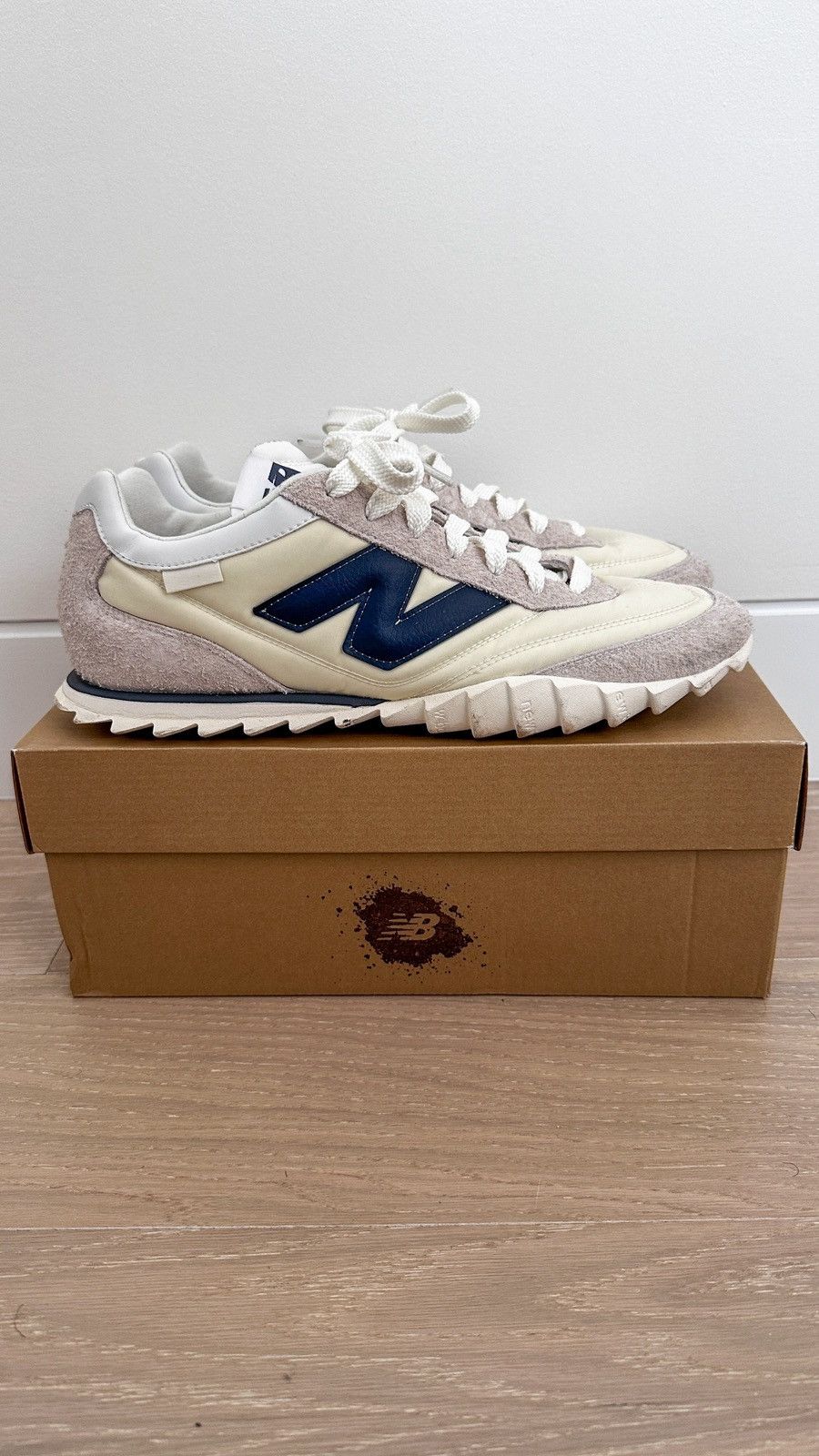 image of New Balance X Donald Glover 7Cb7 Shoes in White, Men's (Size 12)