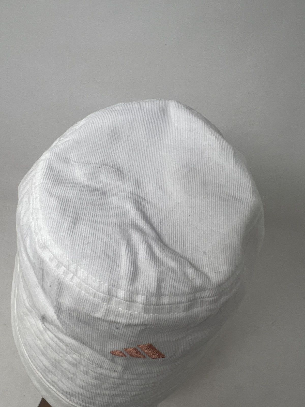Adidas Adidas White Corduroy Bucket Hat Size ONE SIZE - 6 Thumbnail