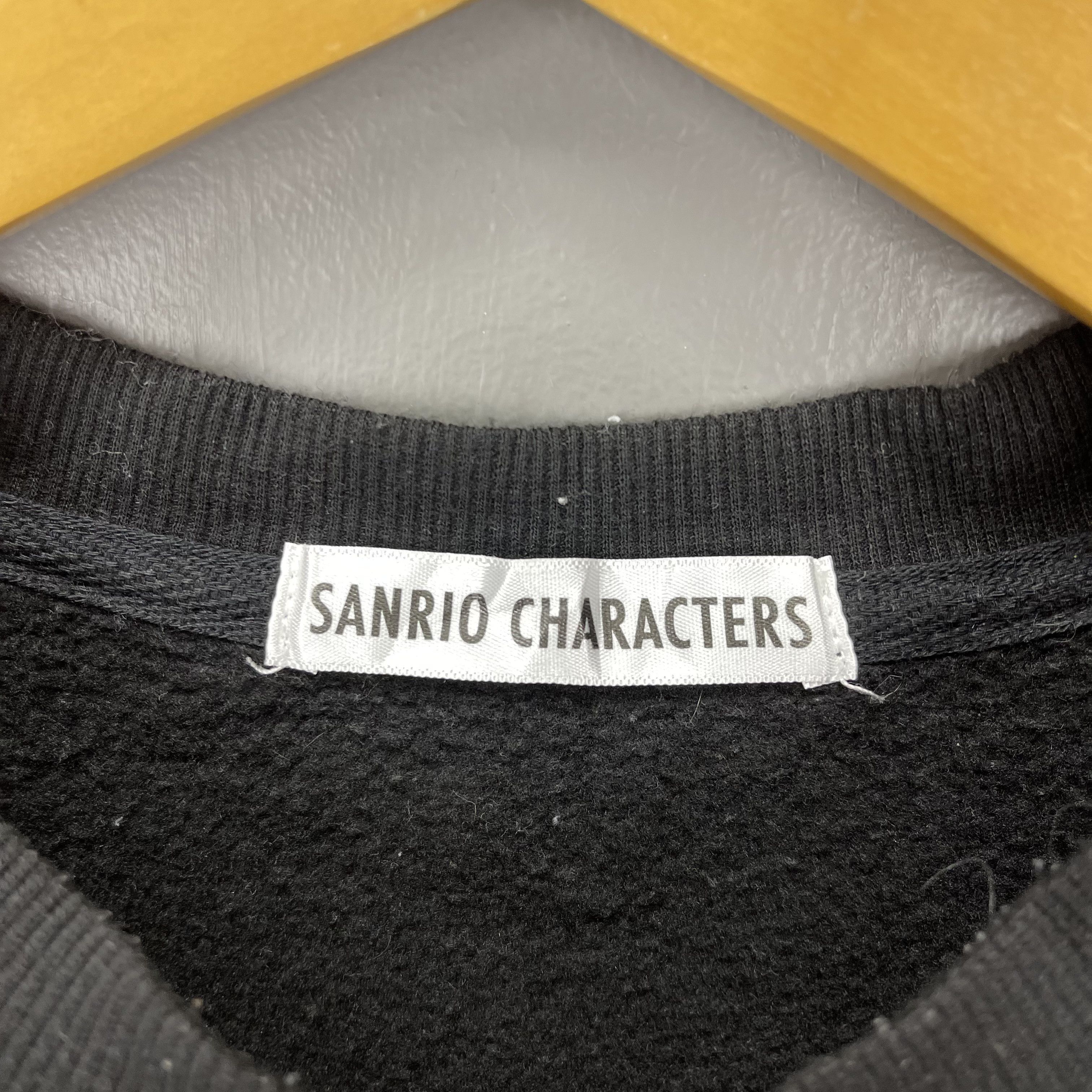 Japanese Brand KUROMI by SANRIO Crew Neck Sweatshirt #1375/AV Size US XL / EU 56 / 4 - 6 Thumbnail