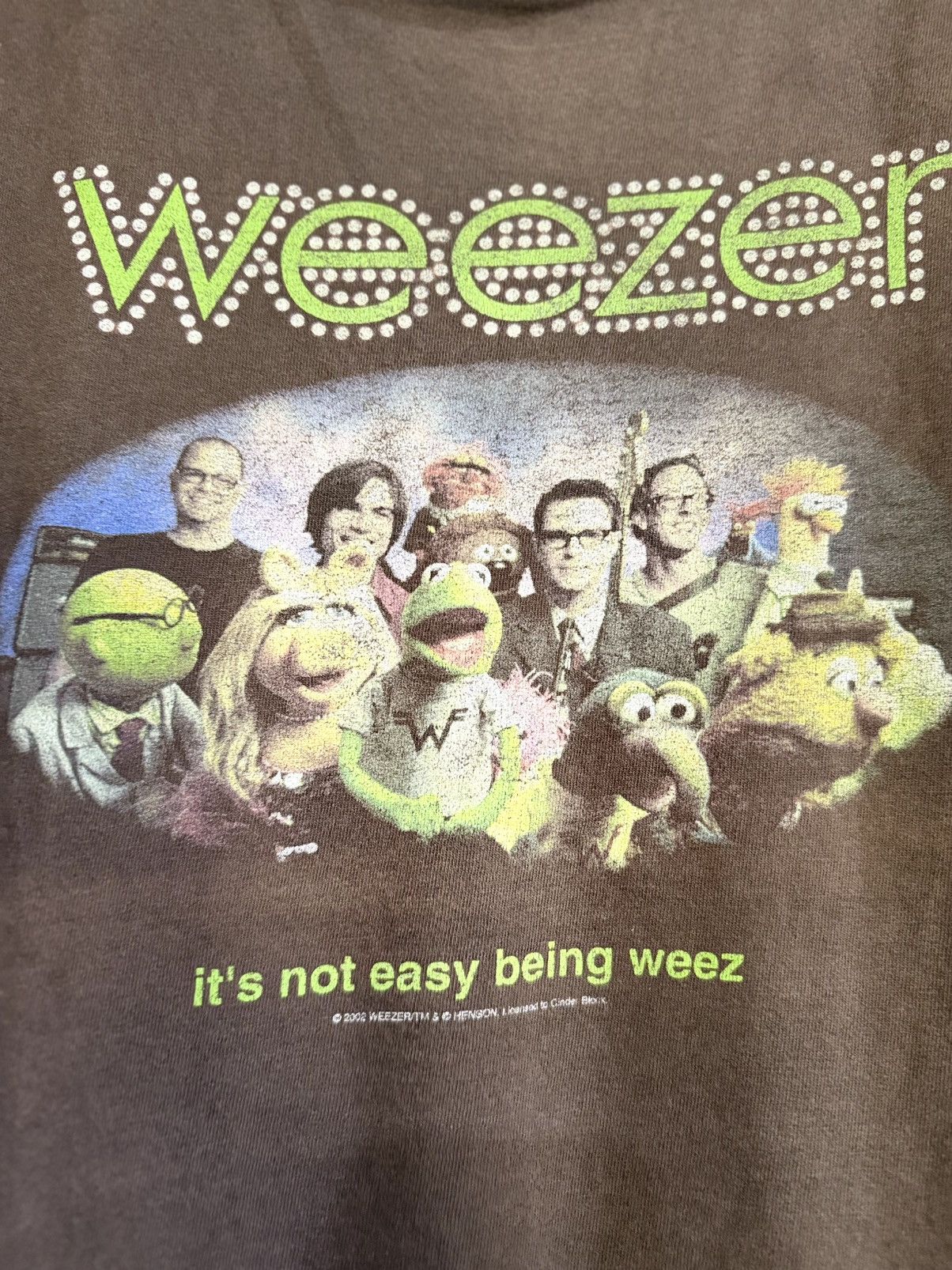 Band Tees Thrashed Vintage Weezer Henson Cinder Block Sun Faded Tee Size US XL / EU 56 / 4 - 3 Thumbnail