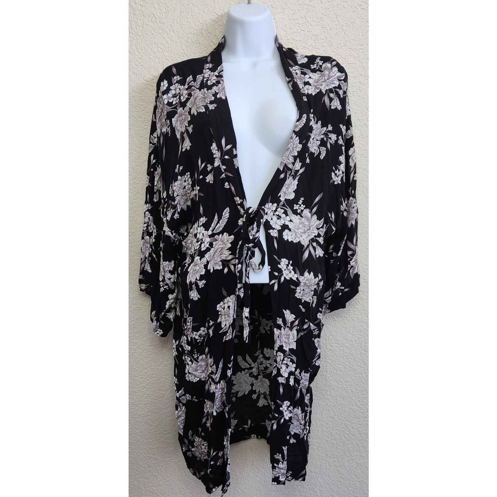 Other Spiritual Gangster Black Tan Floral Print Kimono OS Size ONE SIZE - 1 Thumbnail