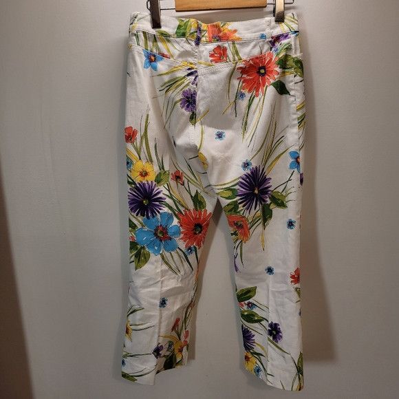 Escada Sport Escada Sport Floral Print White Capris - 28" Waist Size 28" / US 6 / IT 42 - 2 Thumbnail