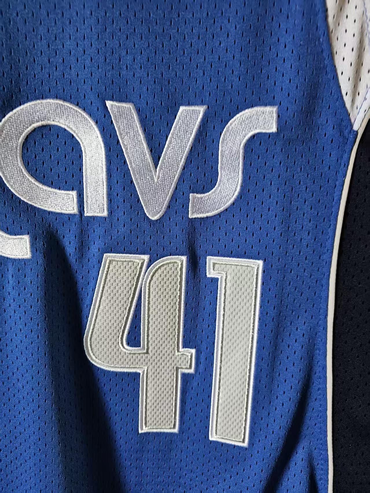 NBA Dallas Mavericks #41 Dirk Nowitzki Jersey Size US L / EU 52-54 / 3 - 3 Thumbnail